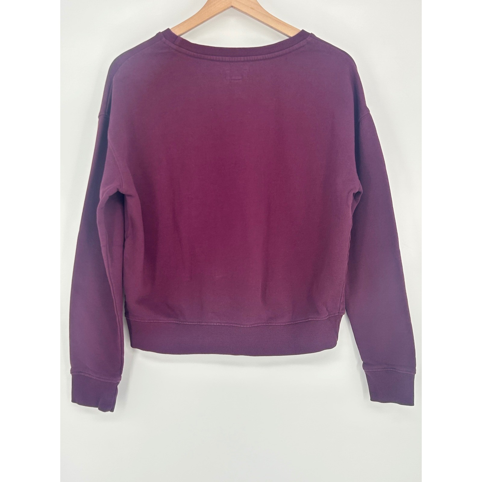 Pact Organic Cotton Crew Neck Sweatshirt Women’s Small Burgundy Kisses Boxy