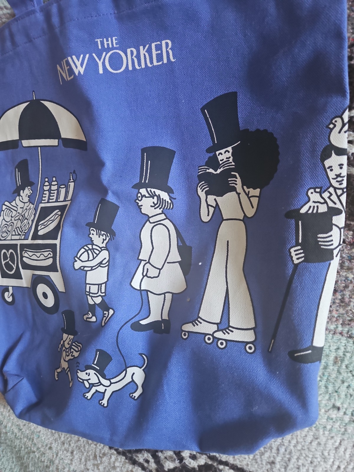 NEW YORKER TOMI UM Art Limited Edition BLUE Hot Dog Canvas Magazine Tote Bag NYC