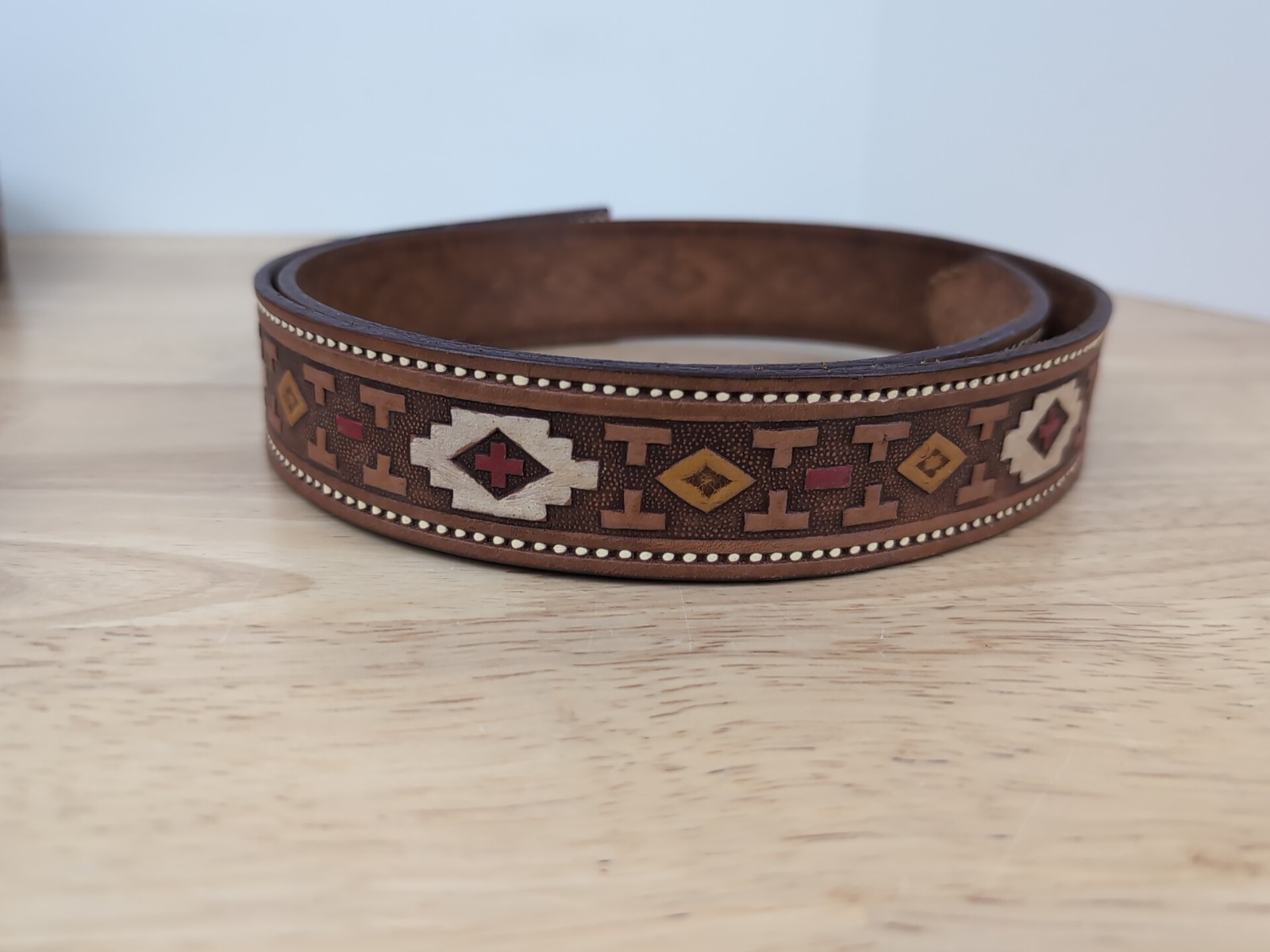 SouthWestern style rope pattern embossed leather belt No Buckle Sz 36