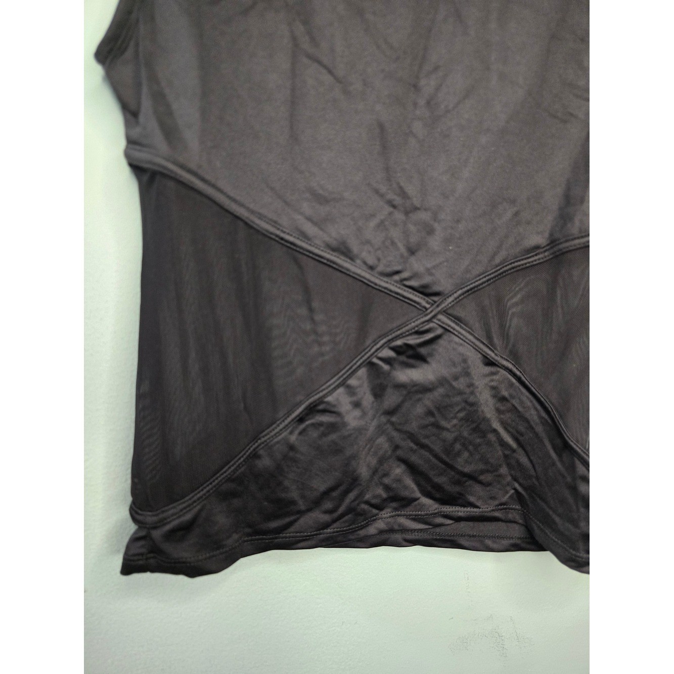 Forever 21 Black Sleeveless Crop Top with Sheer X-Waist Panels size Medium NWT