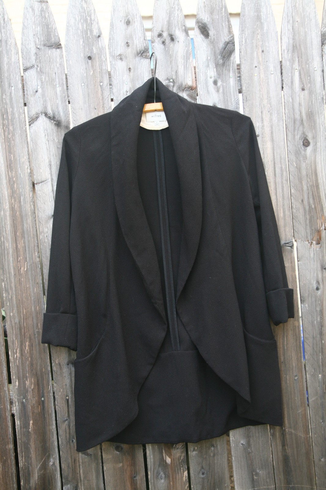 Size 8 – ARITZIA Wilfred Women’s Black Crepe Dressy Jacket