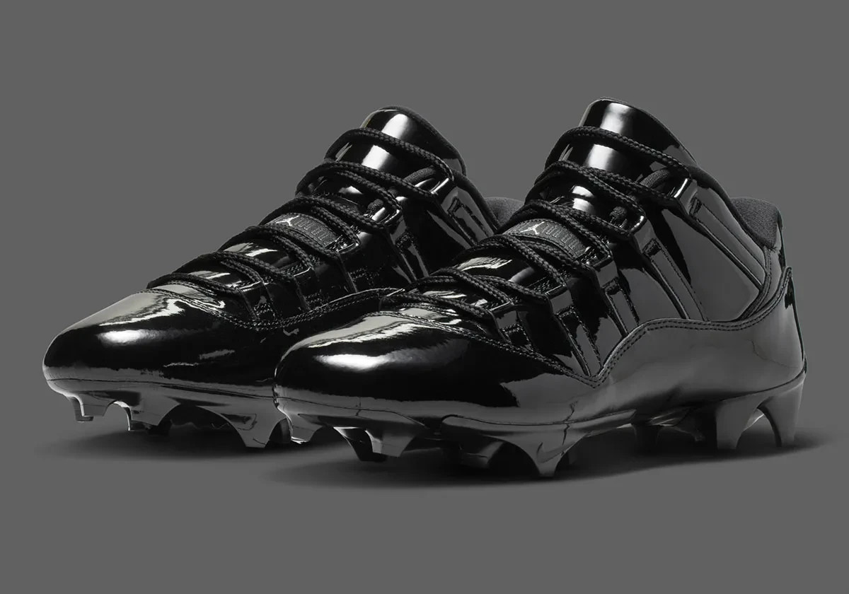 Air Jordan 11 Low Patent Black Cleats IQ8113-001 Size 10.5 + $20 Discount!
