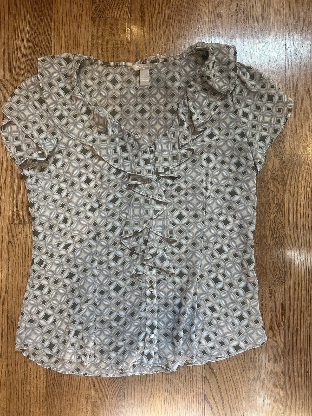 Banana Republic Women Short Sleeve Ruffle V-Neck Blouse Lot of 2 M Sheer Chiffon