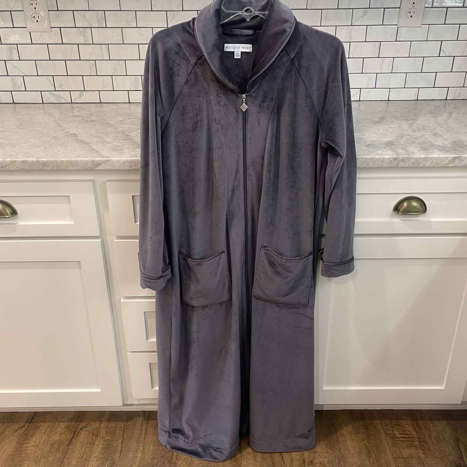 Eileen West Robe Womens Small Medium Gray Bath Coat Velour Full Zip Pockets