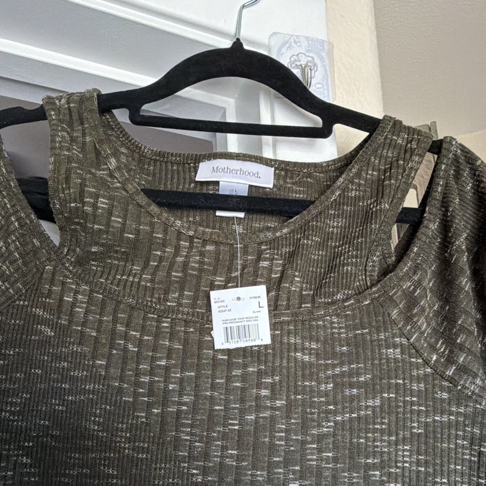 Motherhood Maternity Women’s Maternity Knit Long Sleeve Scoop Neck Top L Green