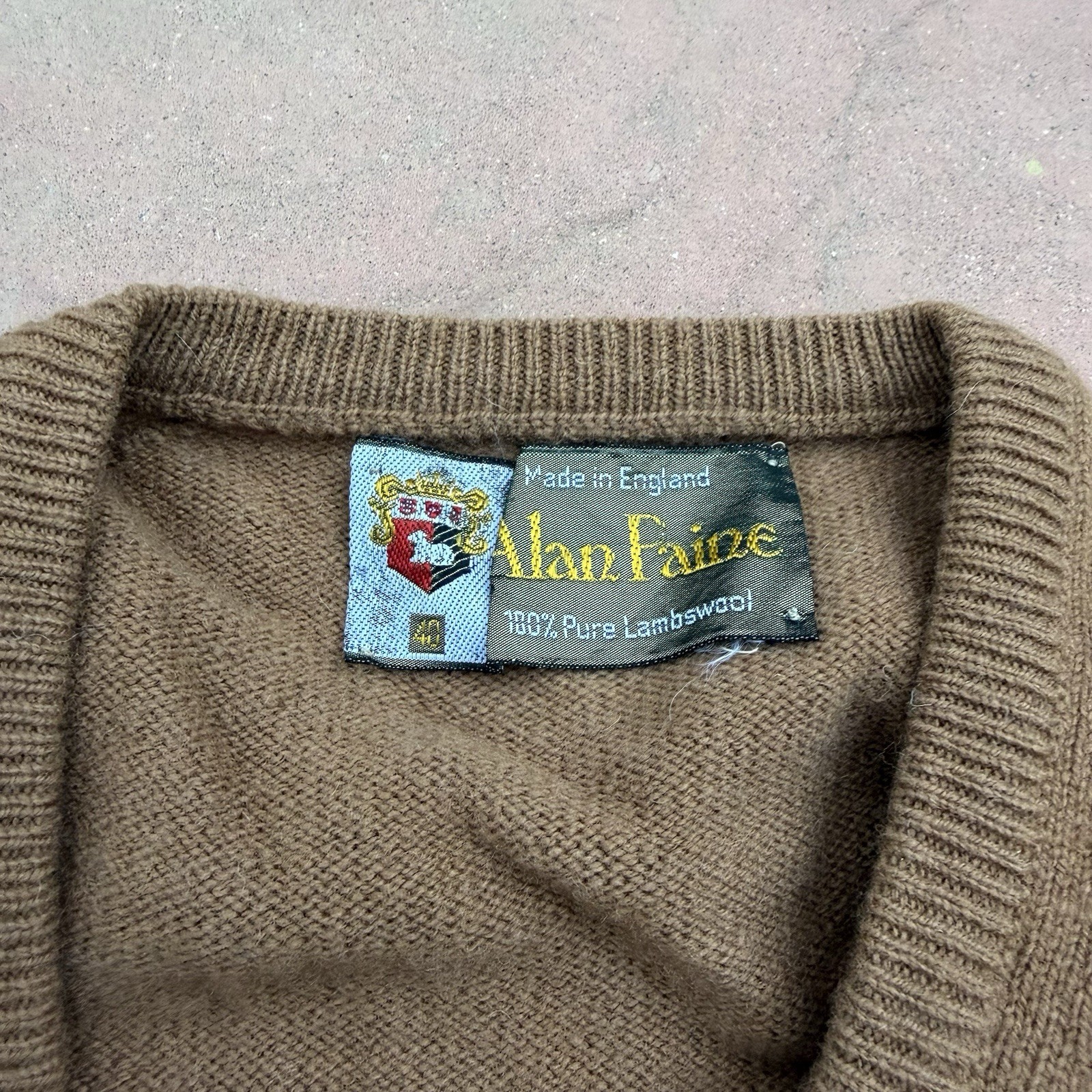 Vintage 60s/70s Alan Paine V-Neck 100% Lambswool Knit Sweater Size 40 Made In UK