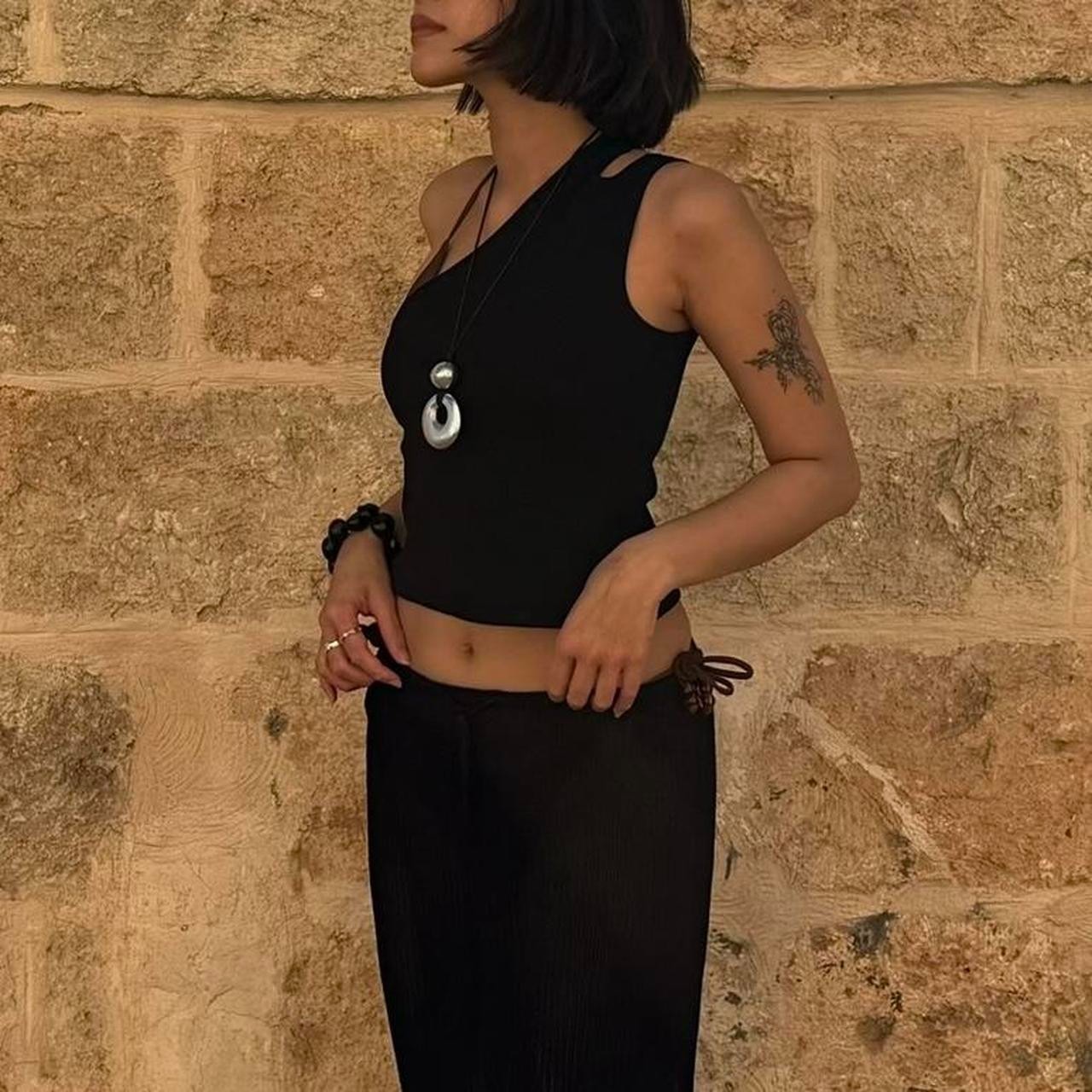 EEGEE ASYMMETRICAL RIBBED TANK TOP (BLACK)