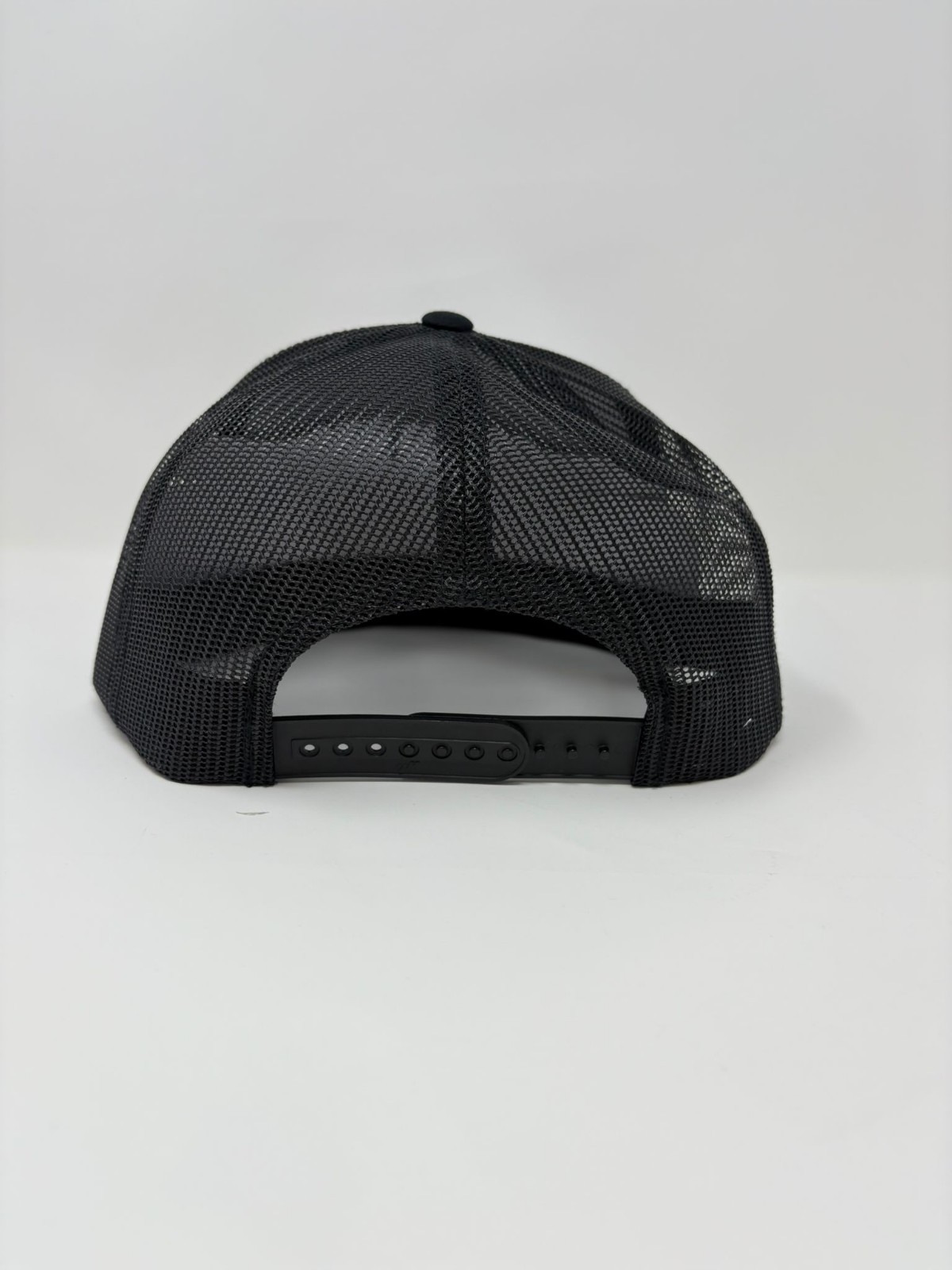Red Bull Black Flat Bill Trucker Cap Yupoong Vtg Retro Black snapback OSFM