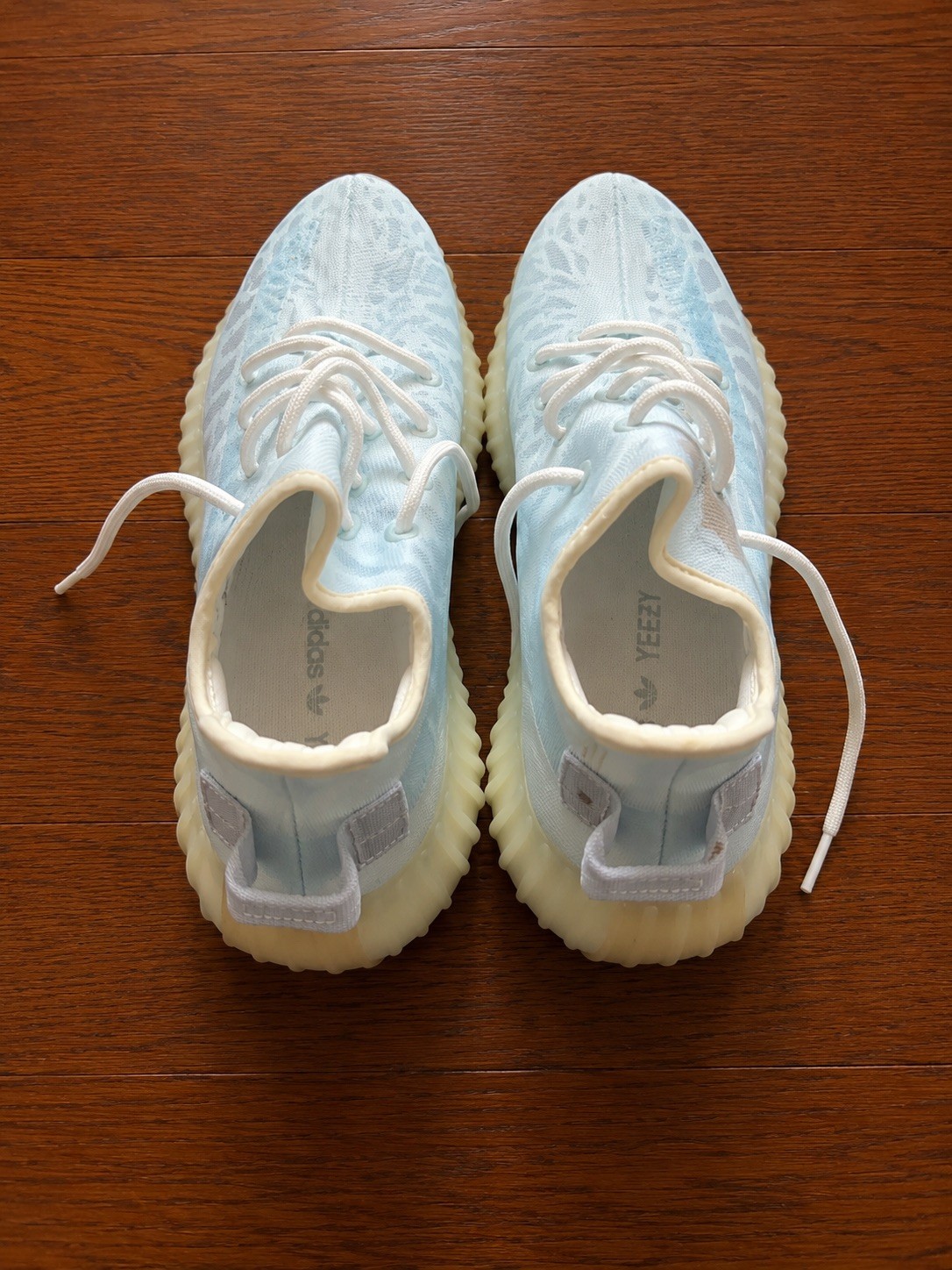 Yeezy Boost 350 V2 ‘Mono Ice’ Signature Sneakers Mens Size 8