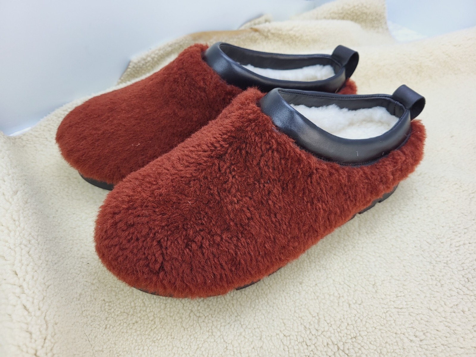 Real fur slip-ons Sheepskin cloges fur boots Outdoor shoes for women