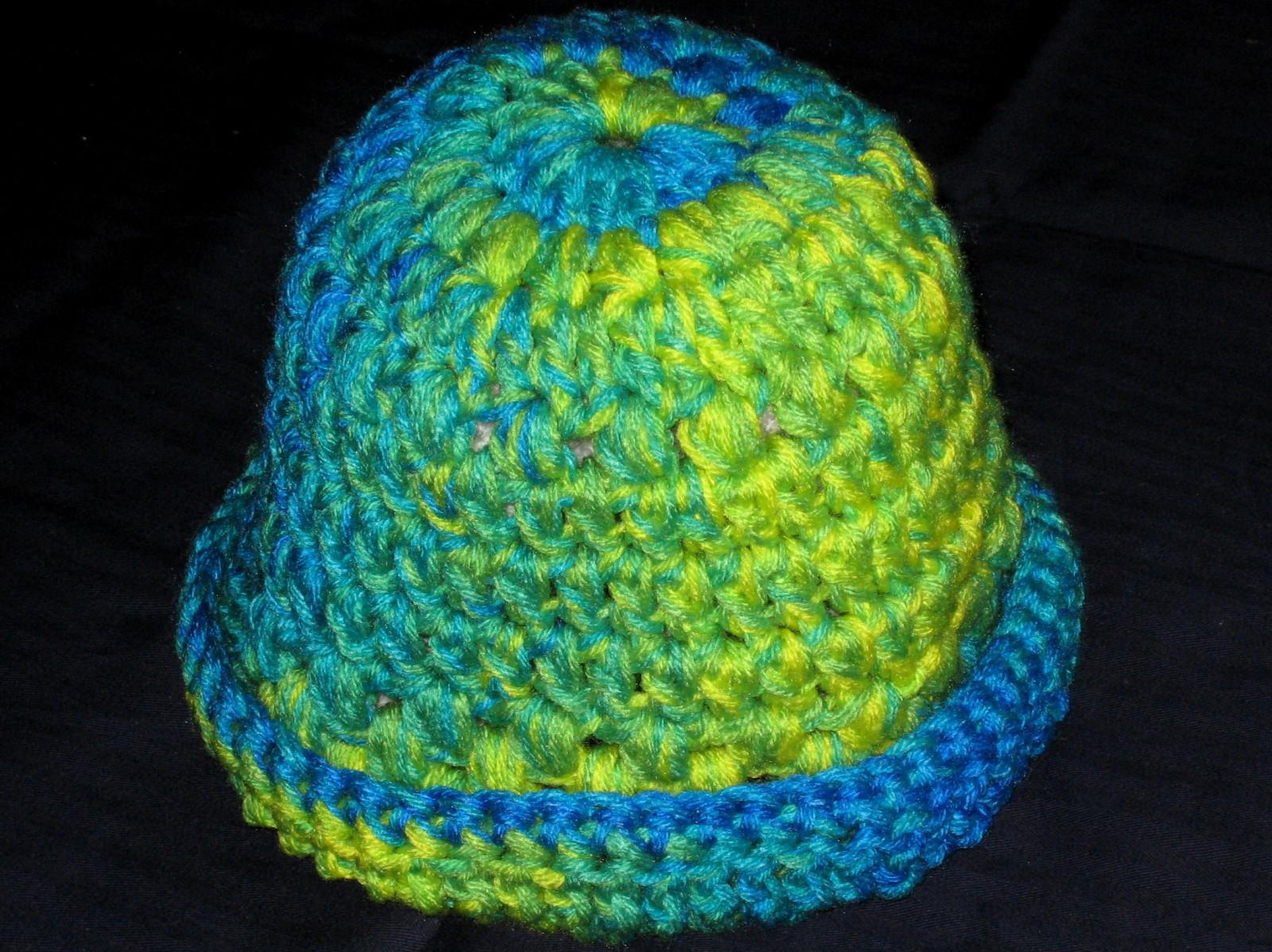 New! HANDMADE Knit CROCHETED Womens HAT and SCARF SET Blue GREEN Yellow ART Mens