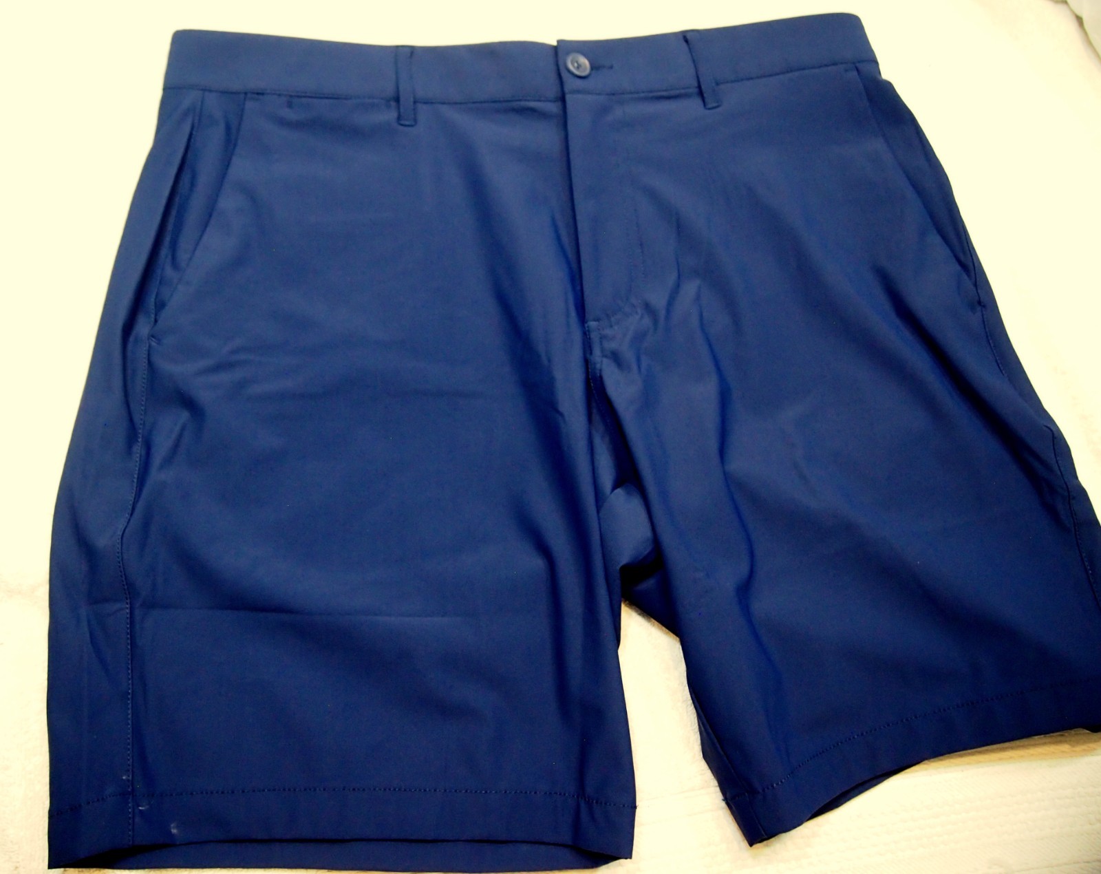 Holderness & Bourne Performance Fabric Slater Shorts NWT 34 $120 Navy