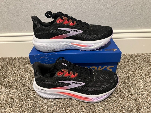 Women’s Size 9 Brooks Ghost 17 Running Shoes New In Box Black/Purple/Coral