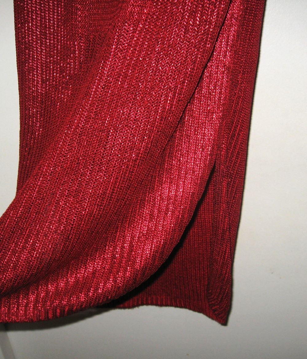 INC INTERNATIONAL CONCEPTS METALLIC RED KNIT SCOOP NECK TUNIC TOP – SIZE MEDIUM