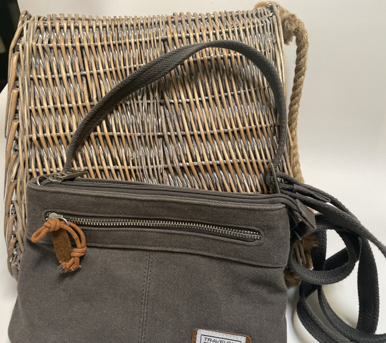 Travelon Anti-Theft Heritage Women’s Crossbody Bag Purse Gray Canvas RFIDw/light