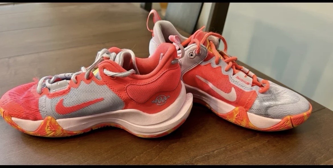 Nike Youth Size 3.5 Athletic Shoes