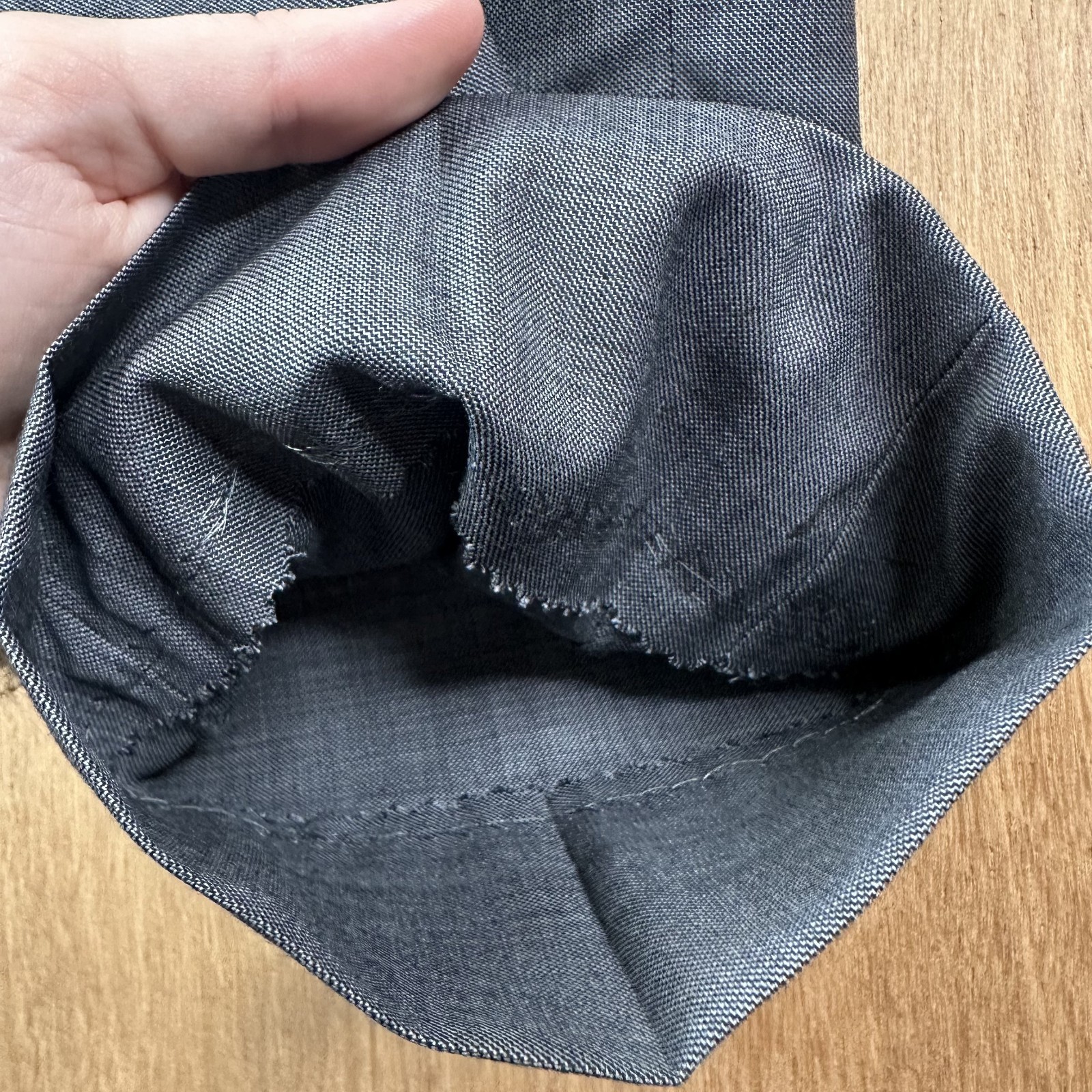 Calvin Klein Suit Mens 42R Gray 2 Button 100% Wool Pants 34×30 Peak Lapel