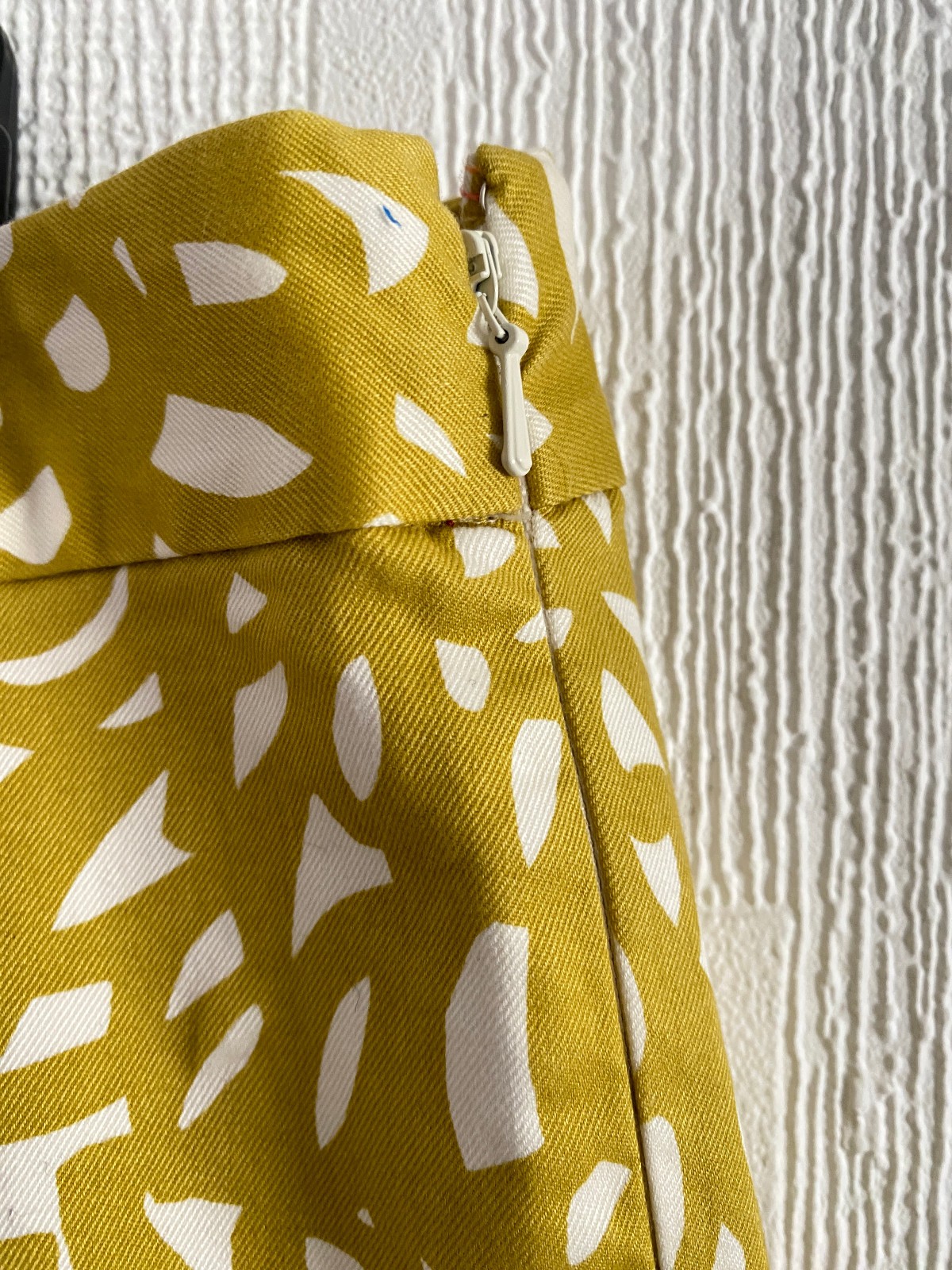BODEN yellow patterned crop cotton trousers size 18L NEW side zip.
