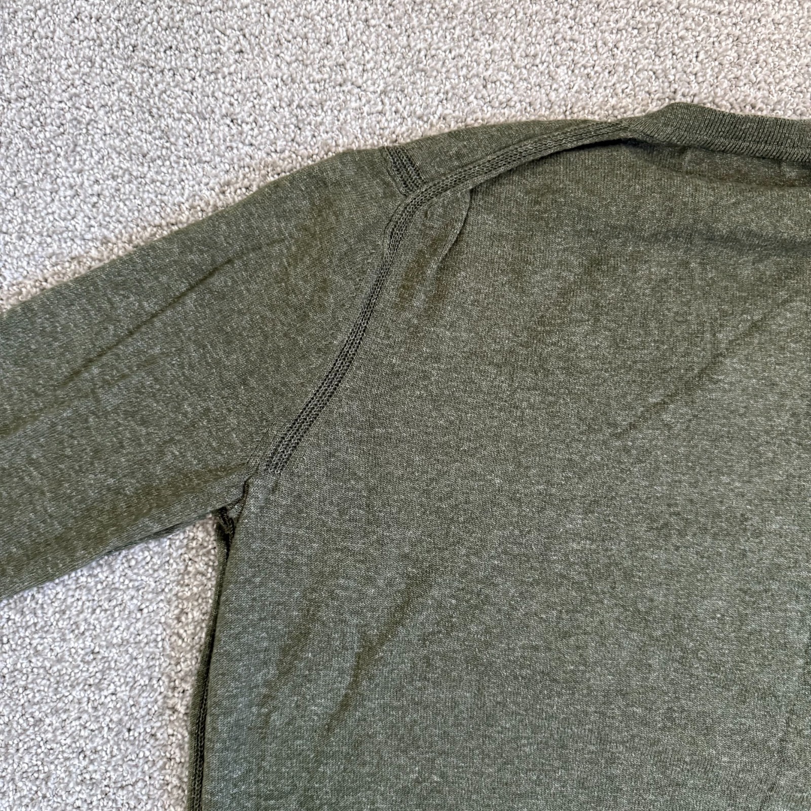 Lot of 2 Banana Republic Heather Cotton Yarn V-Neck Sweaters Men’s L Blue Green