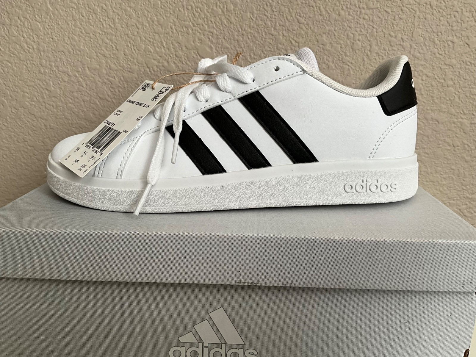 Adidas Sneaker Grand Court 2.0K size 6 kids/womens 7 1/2
