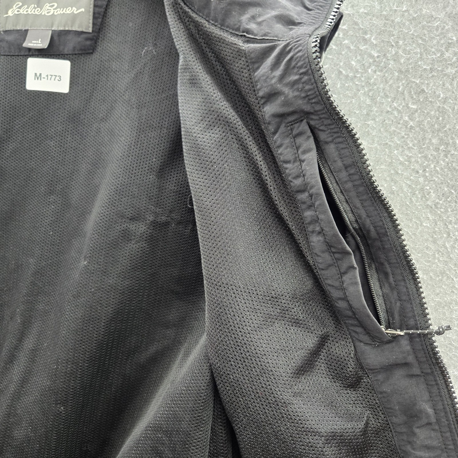Eddie Bauer Men Vest L Black Nylon Polyester Outdoor Logo Zipper Button