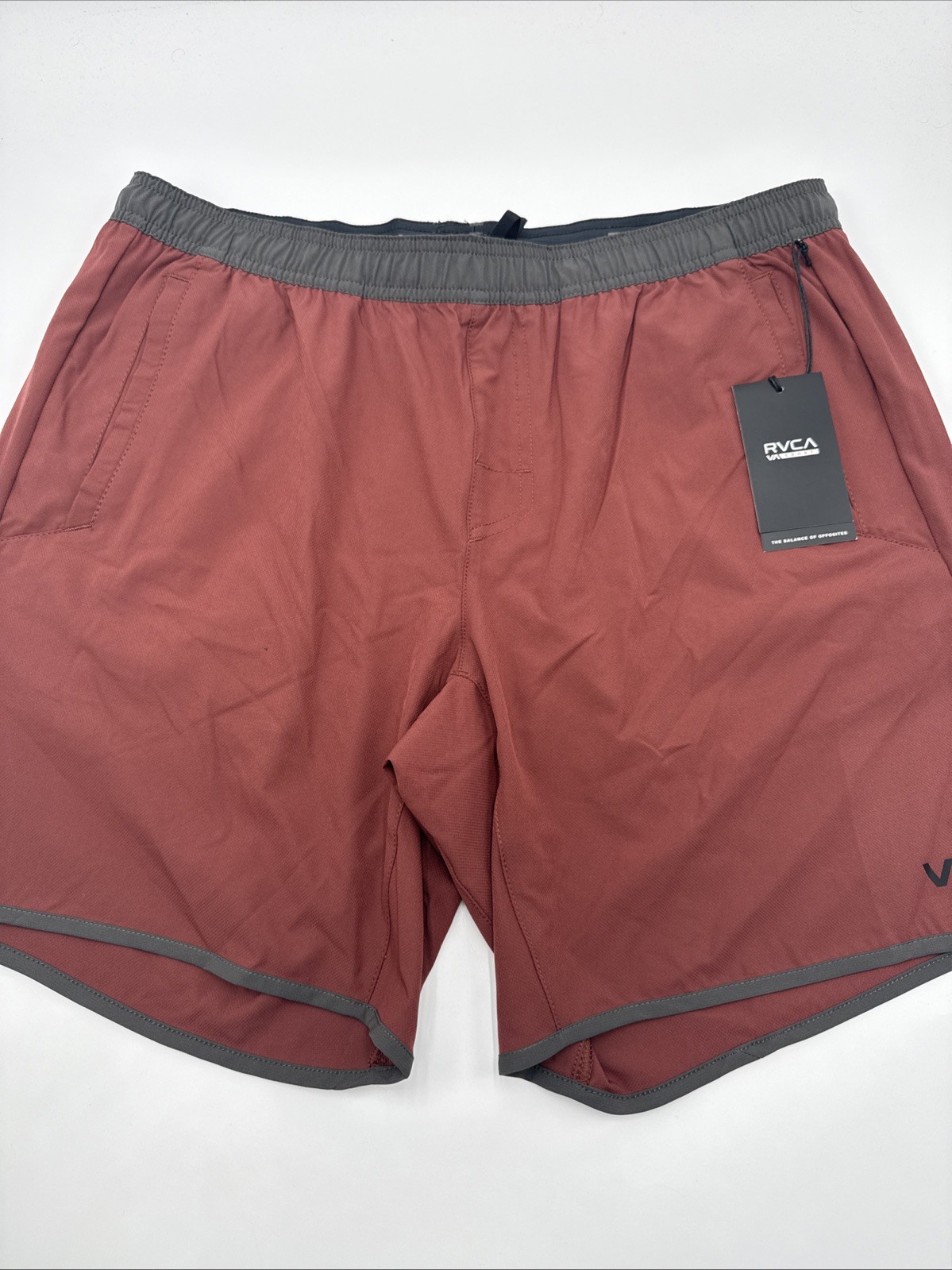 $70 RVCA Men’s Yogger Stretch Contrast 17 Shorts-Red Earth-Medium-New With Tags