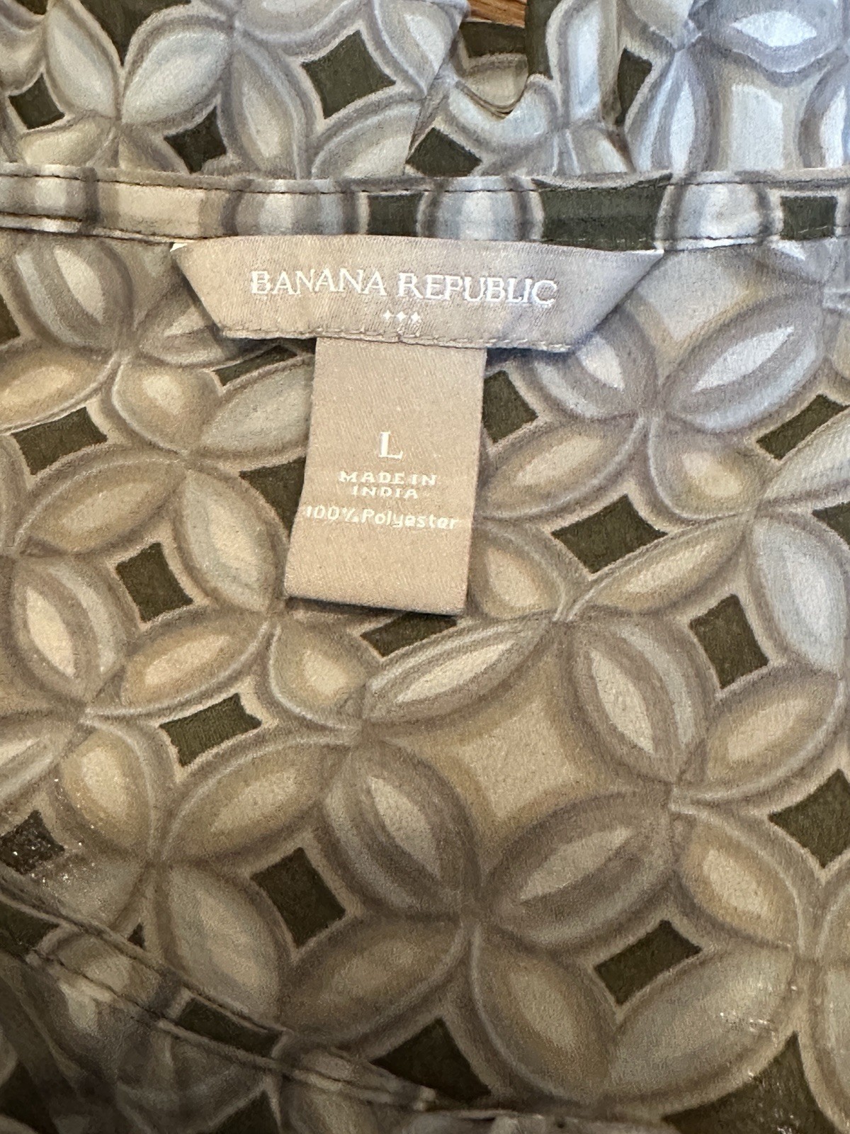 Banana Republic Women Short Sleeve Ruffle V-Neck Blouse Lot of 2 M Sheer Chiffon