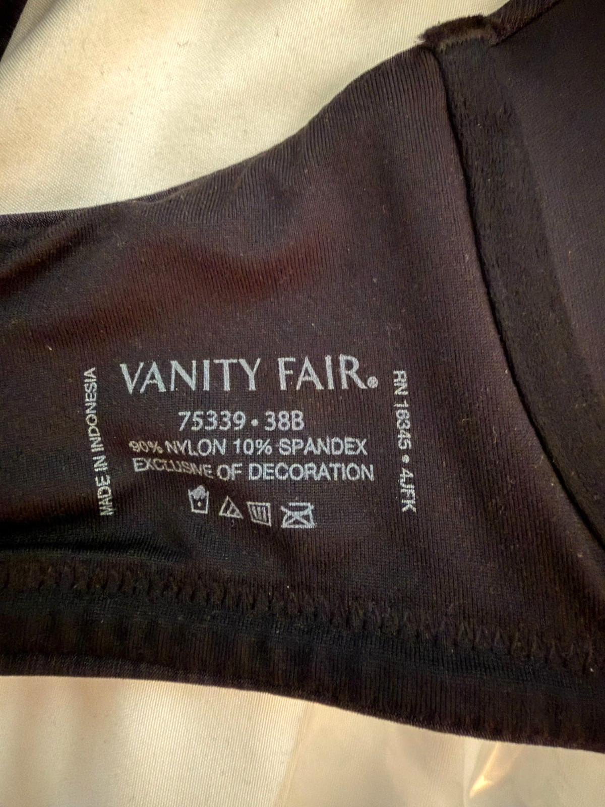 Vanity Fair 75339 Illumination Front Close Underwire Bra