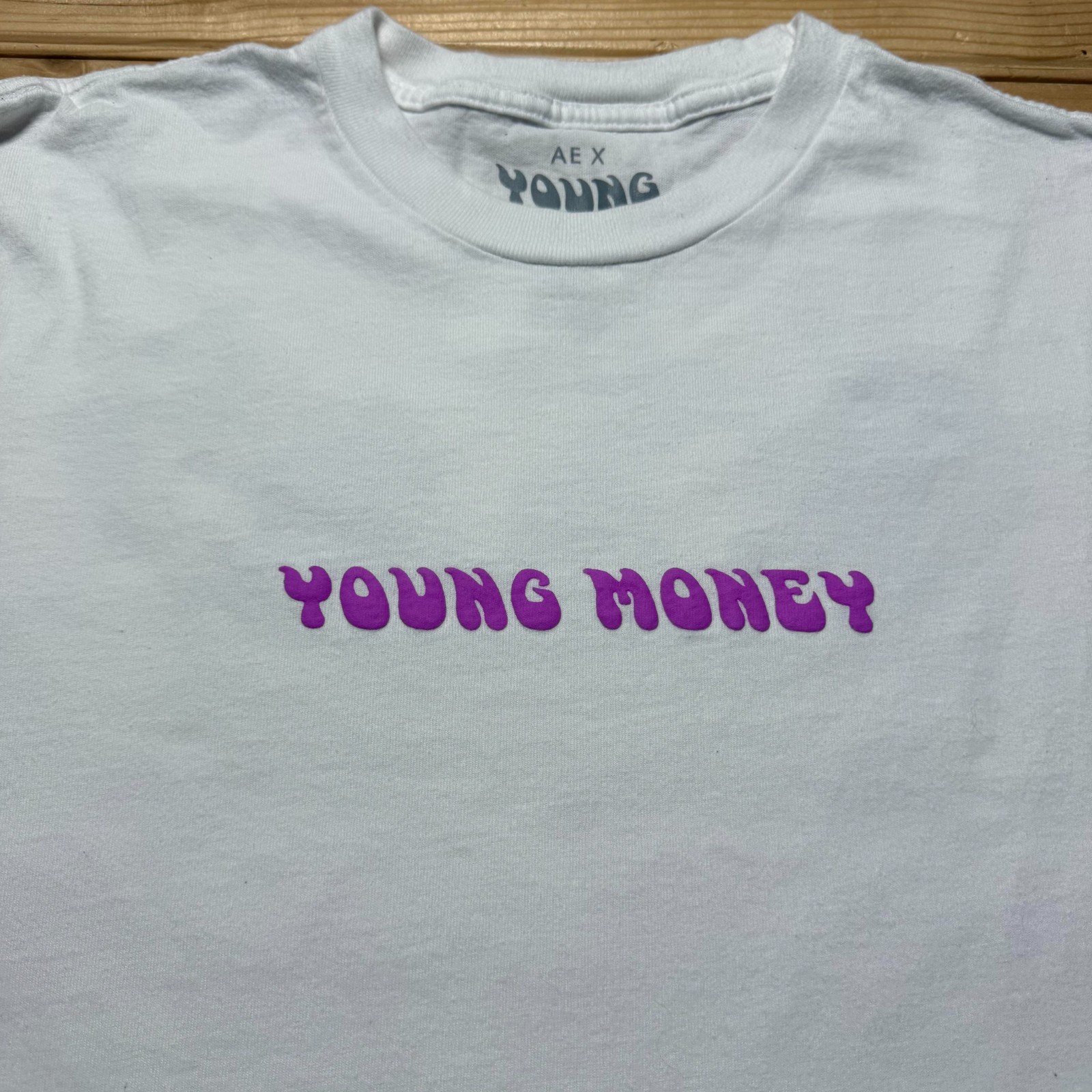 American Eagle x Young Money World Globe Long Sleeve Graphic T-Shirt – Medium