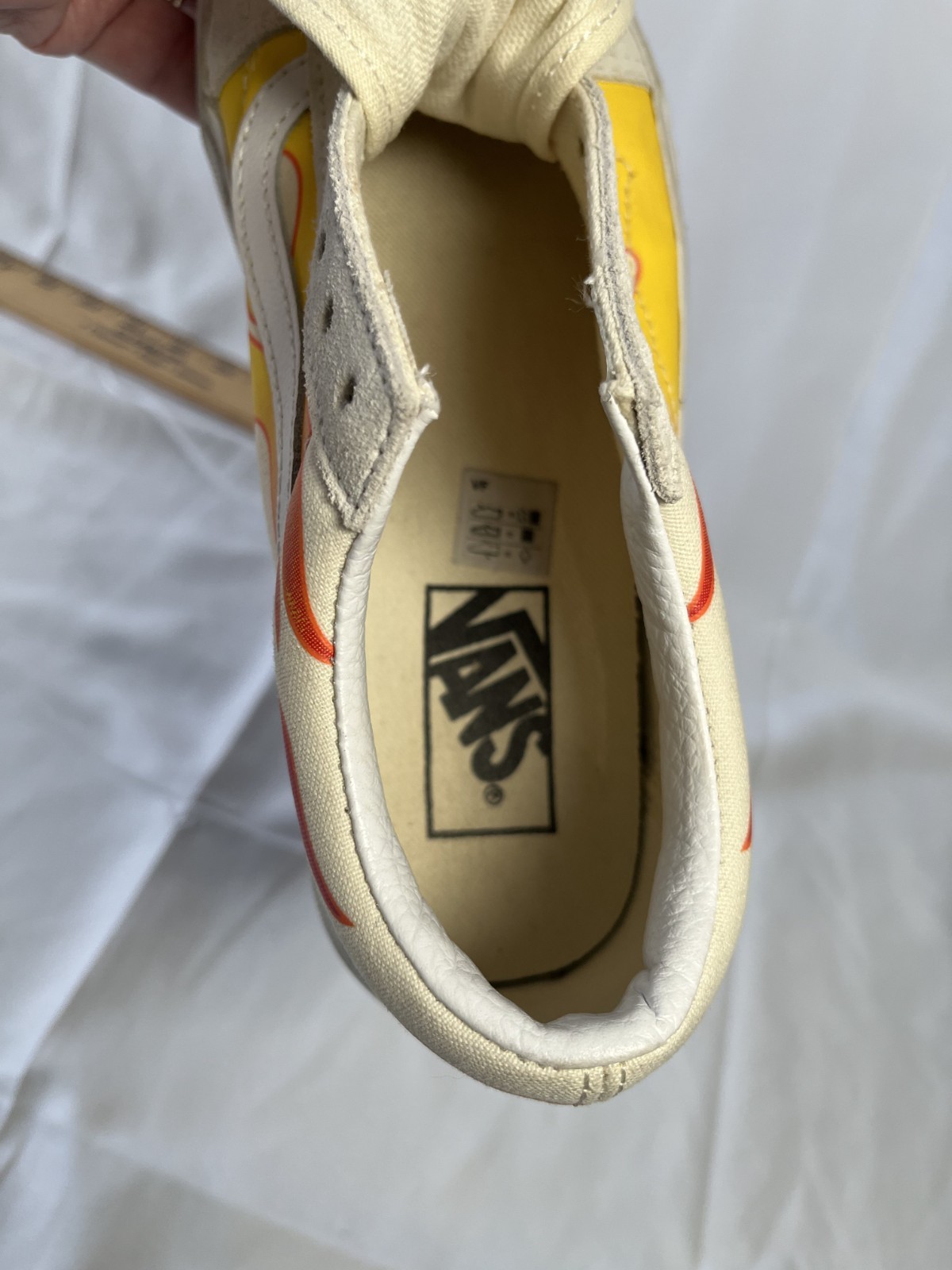 Vans Old Skool Low White Suede Orange Flame Men’s Size 4.5/Women’s 6