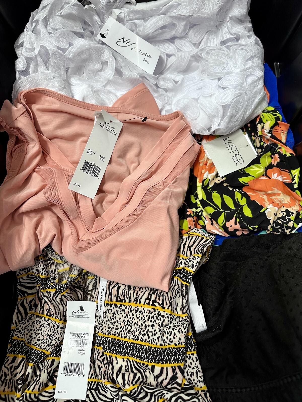 NEW! MACY’S WHOLESALE BULK WOMEN’S CLOTHING LOT NWT