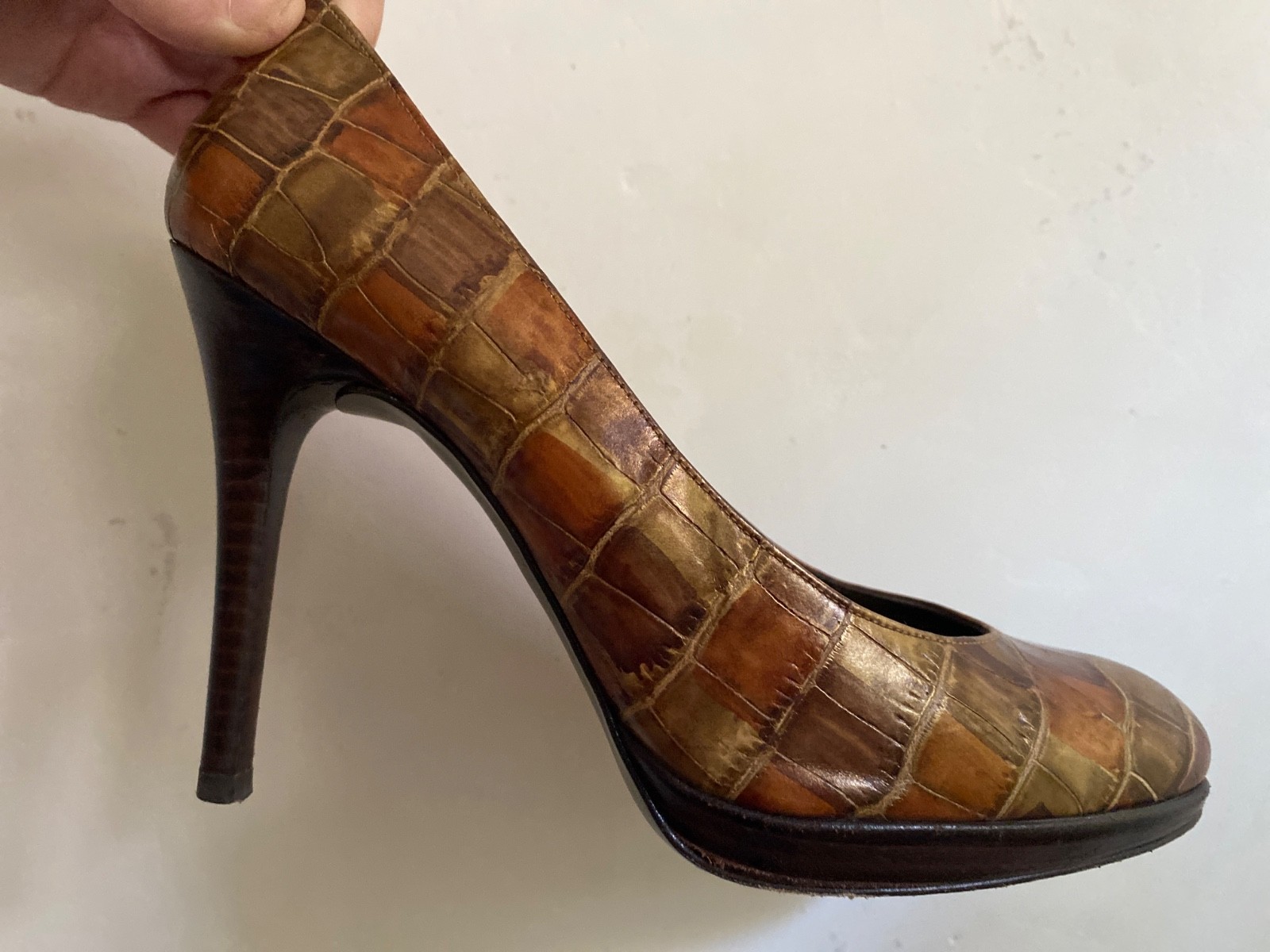 Stuart Weitzman Leather 4.5” Stiletto Platform Heels Bronze Croc Embossed 8.5