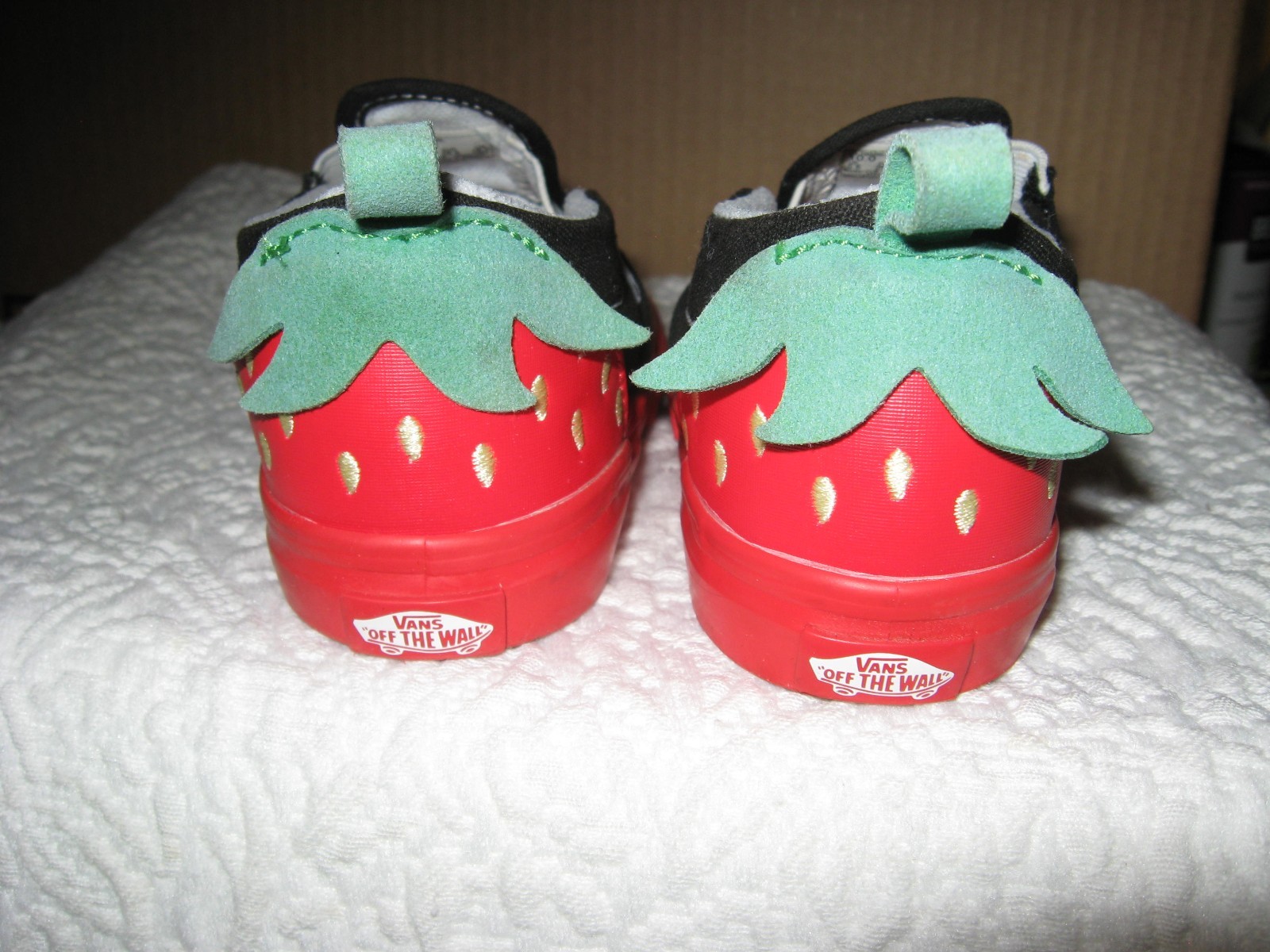 VANS / Kids Toddler Slip-On Shoes Size 10 V Berry Fruit Red/ Black/Green