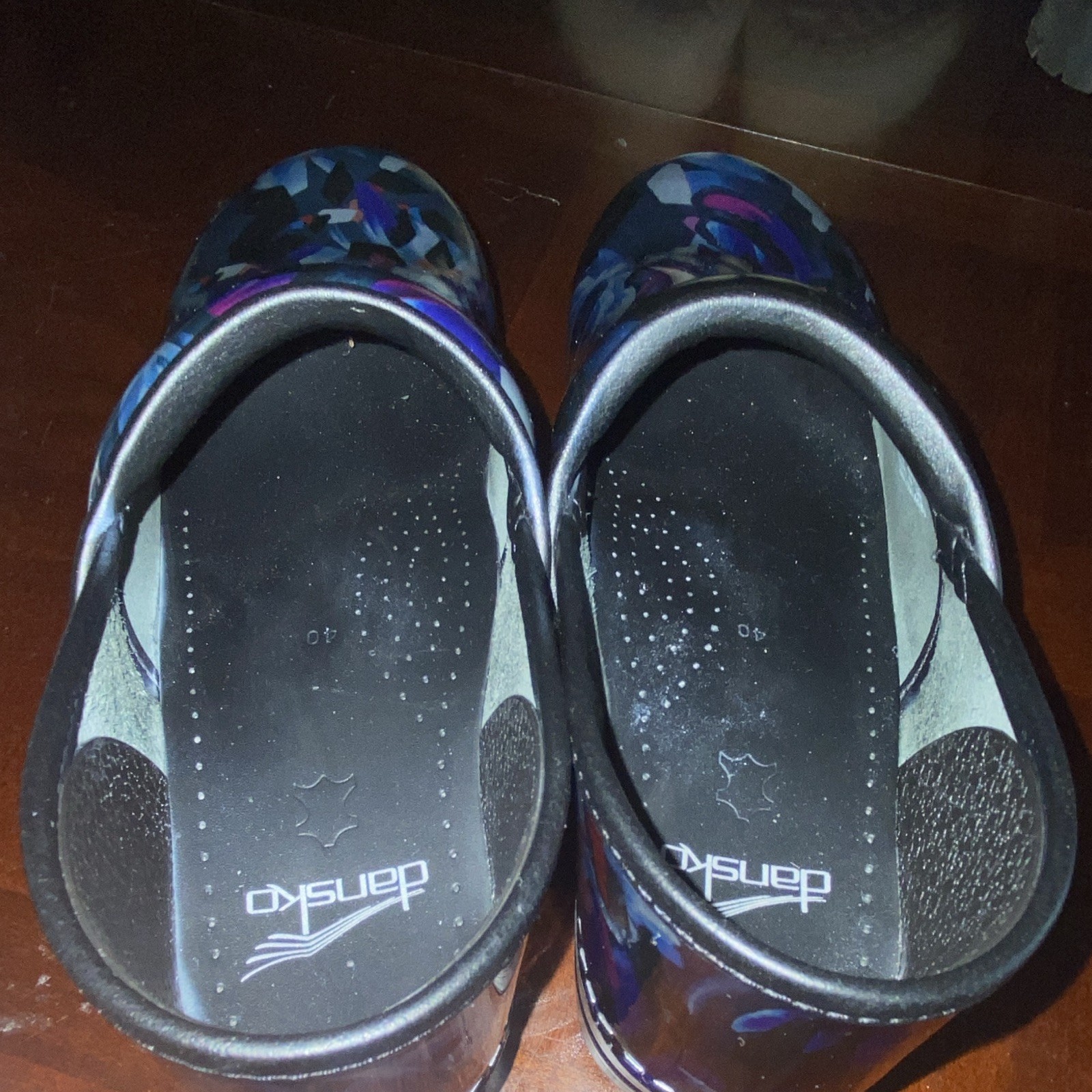 Dansko Professional Women’s Floral Multicolor/Black Patent Leather Clogs Sz 7.5