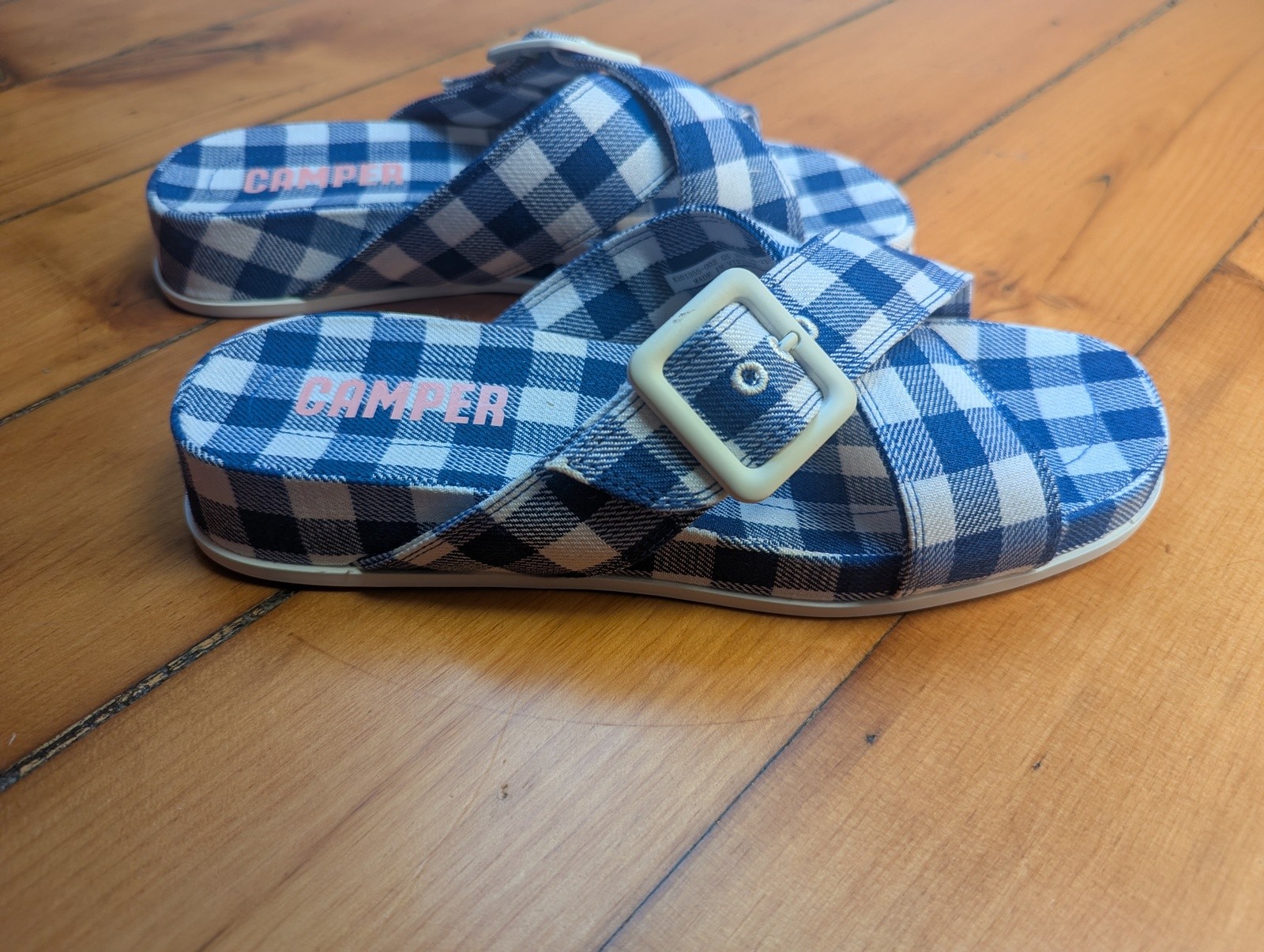 NIB CAMPER NAVY AND WHITE GINGHAM ATONIK CROSS STRAP SANDALS SIZE 8 RUNS SMALL