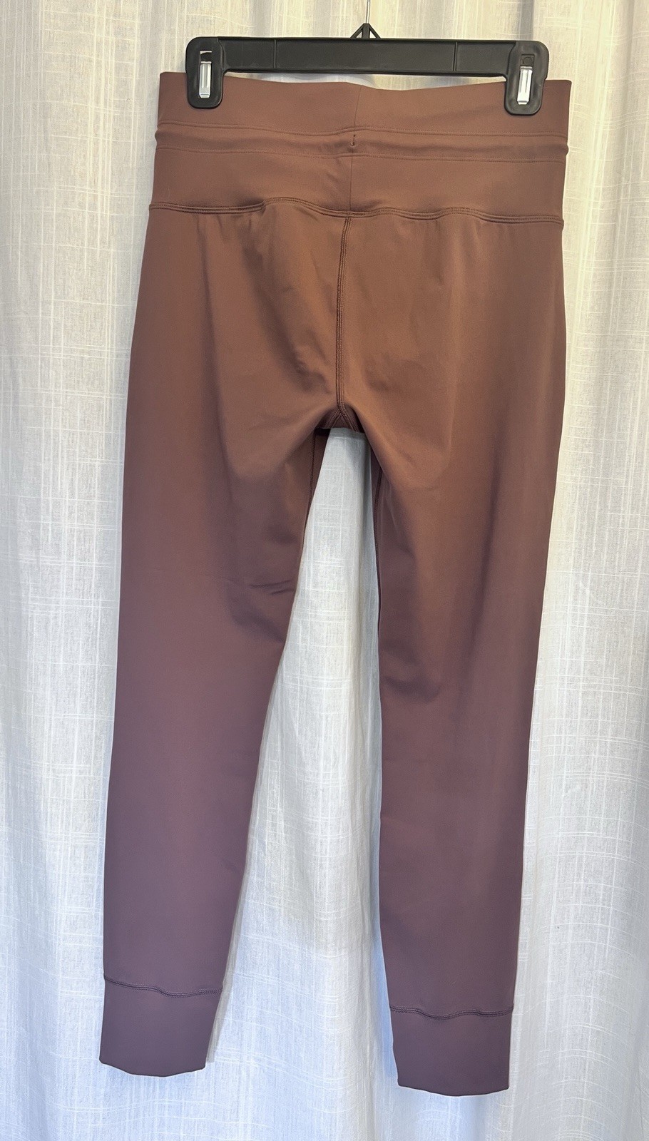 VUORI Medium Women’s Performance Daily Wear Joggers Slim Fit WARM MOCHA