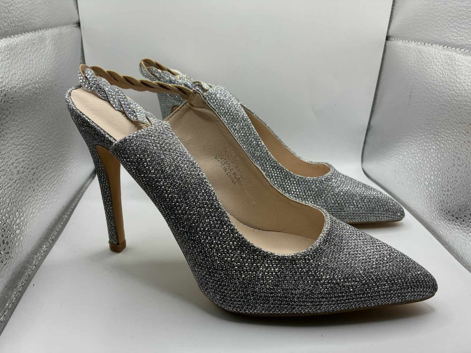 Olivia Miller Lila Silver Glitter Slingback Stiletto Heels Women’s Size 8 NWD