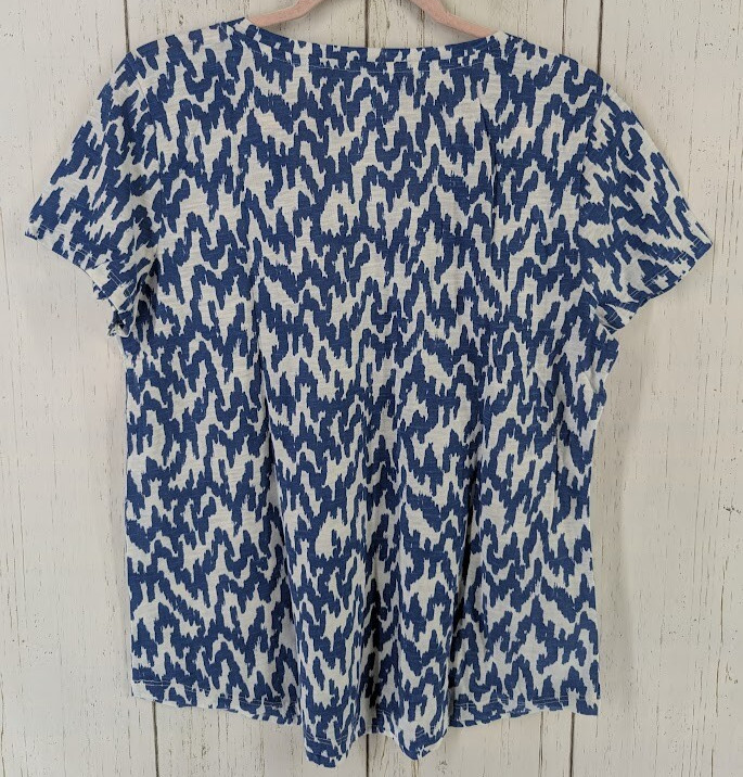 Sonoma Size Large The Everyday Tee Blue White Short Sleeve V Neck Top NWT