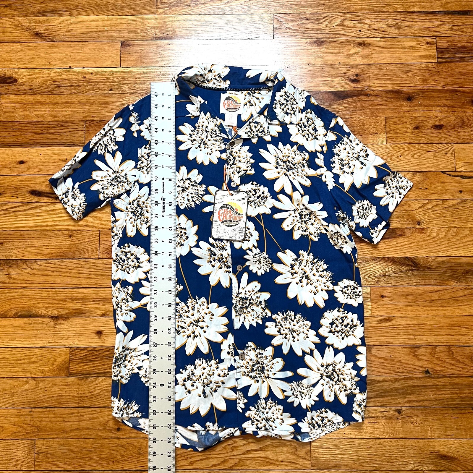C & C California Short Sleeve Button Down Shirt Floral NWT – Size S – Blue