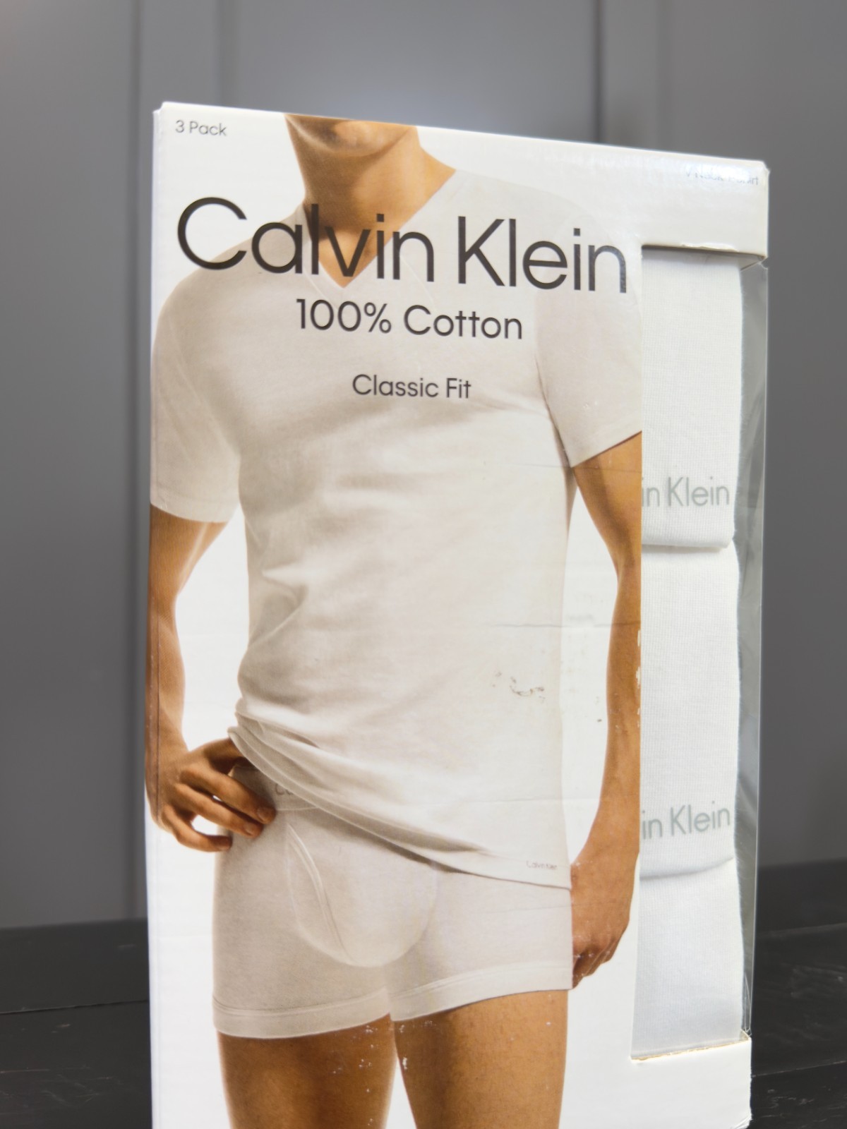 NWT Calvin Klein 3-Pack Classic Fit V-Neck T-Shirts White Men’s M 100% Cotton