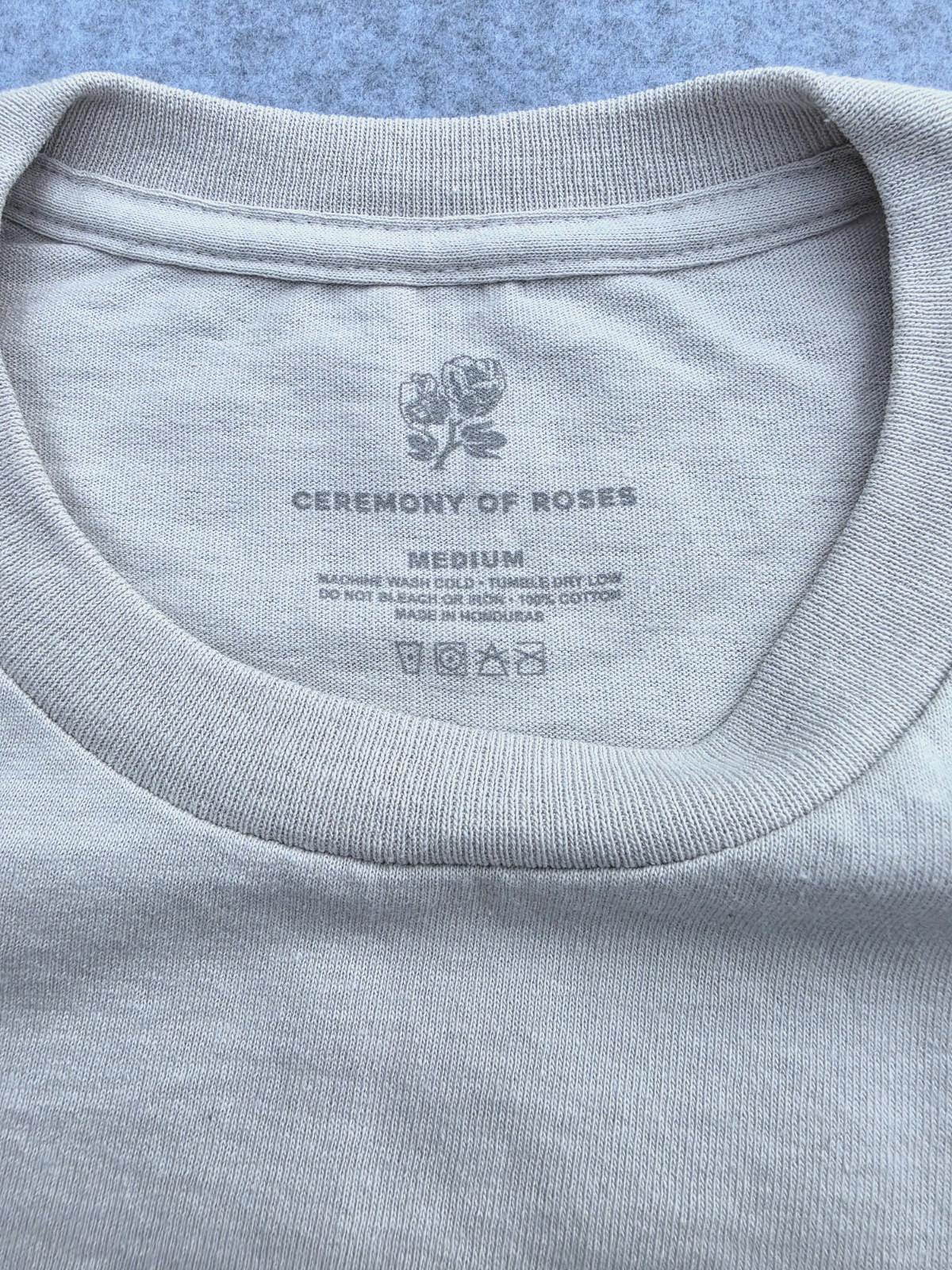Bryan Adams Live 2024 Tour Of Roses Canada Tour T Shirt Size Medium-Gray