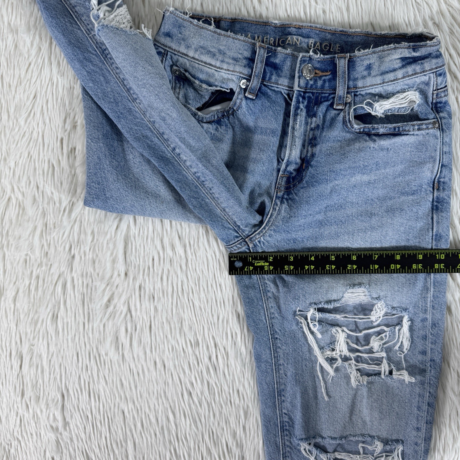 American Eagle Light Wash 90’s Distressed Mid-Rise Straight Jeans Women’s 0S