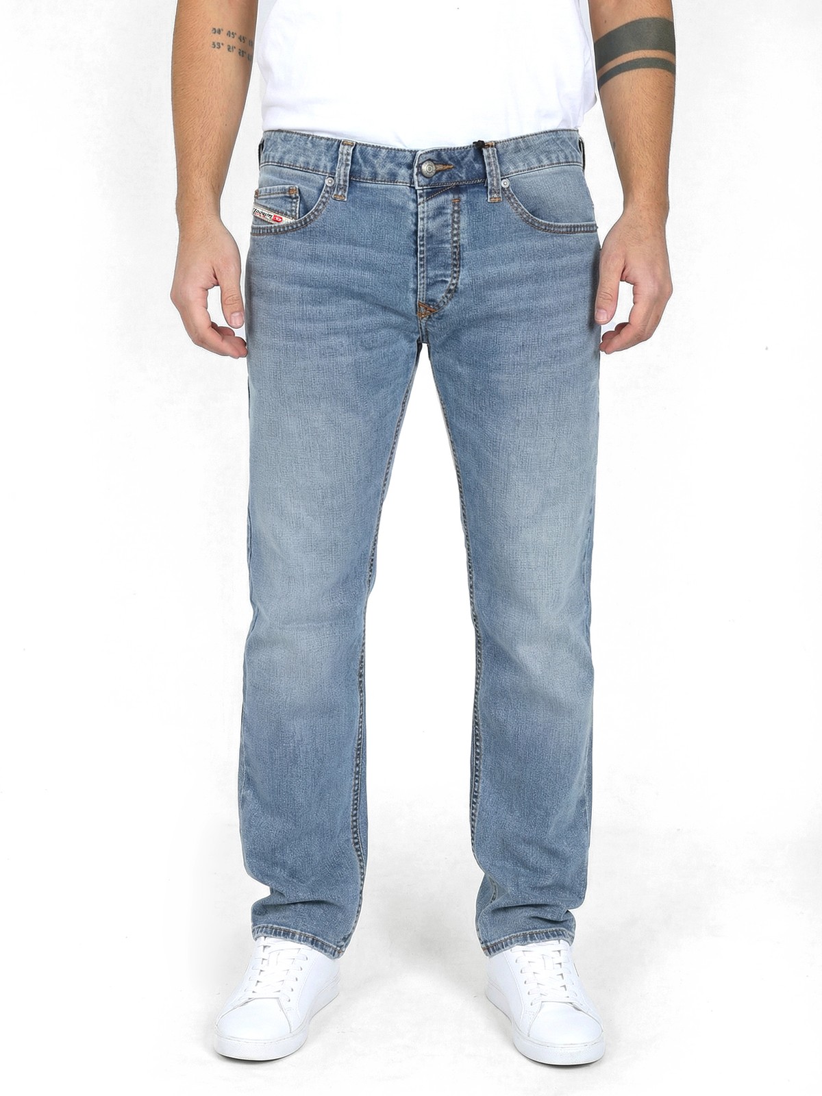 Diesel – Straight Fit Low Waist Stretch Jeans – SAFADO X R09BX