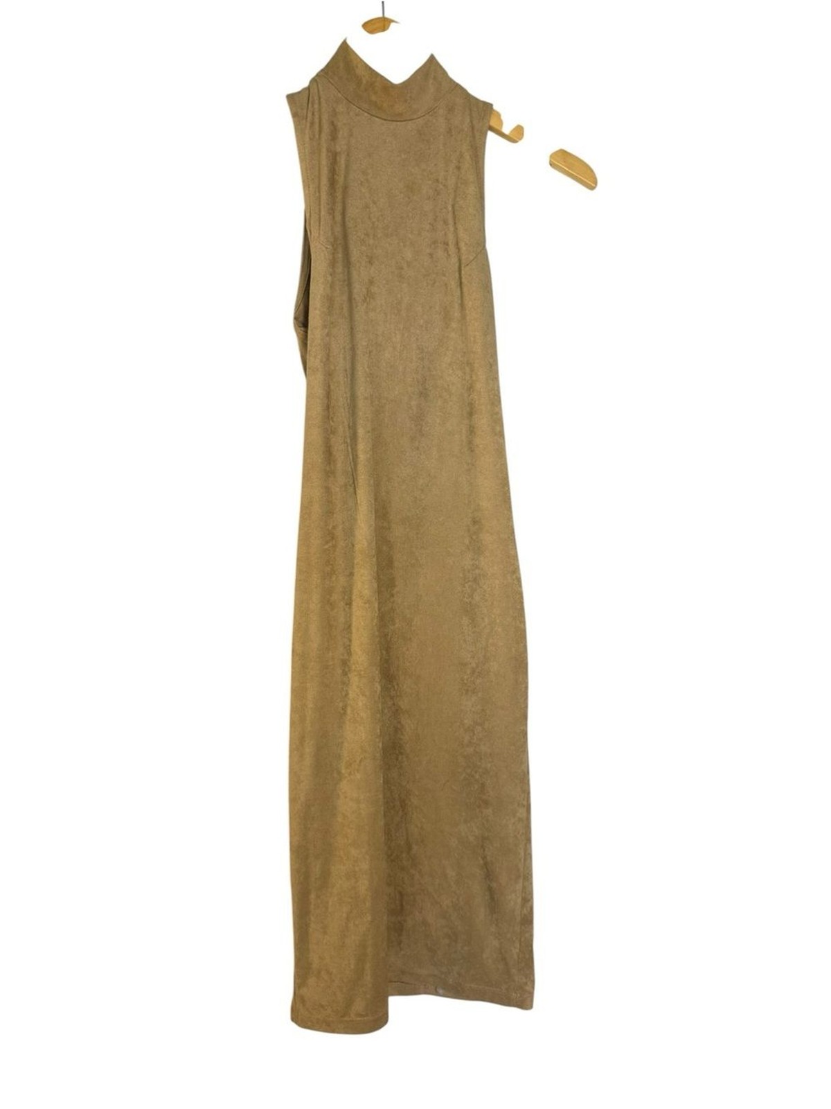 Windsor Black Label Tag on Tan Suede-Look Garment