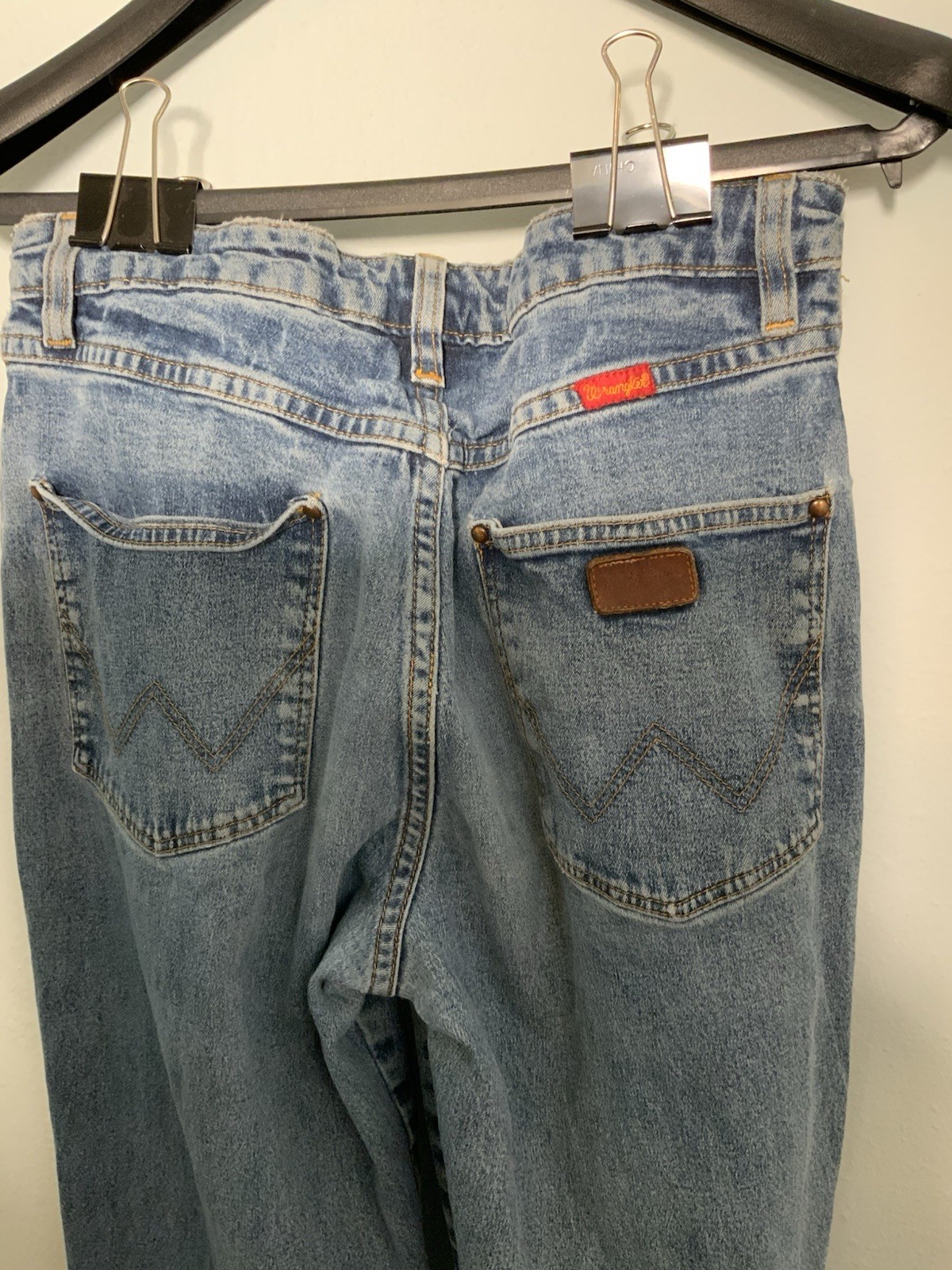 “WRANGLER” LEATHER PATCH WOMENS JEANS-7/8 X 34″ 99% COTTON 1% SPANDEX Boot Cut