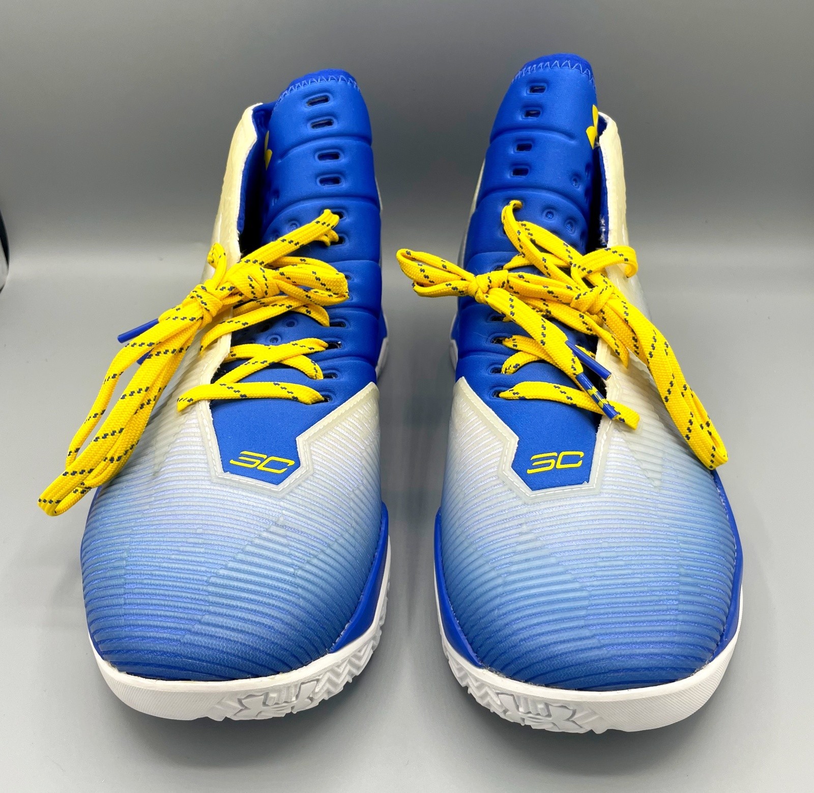 NEW Under Armour Curry 2.5 73-9 Size 10, 1274425-103 Blue/ White/Yellow Shoes