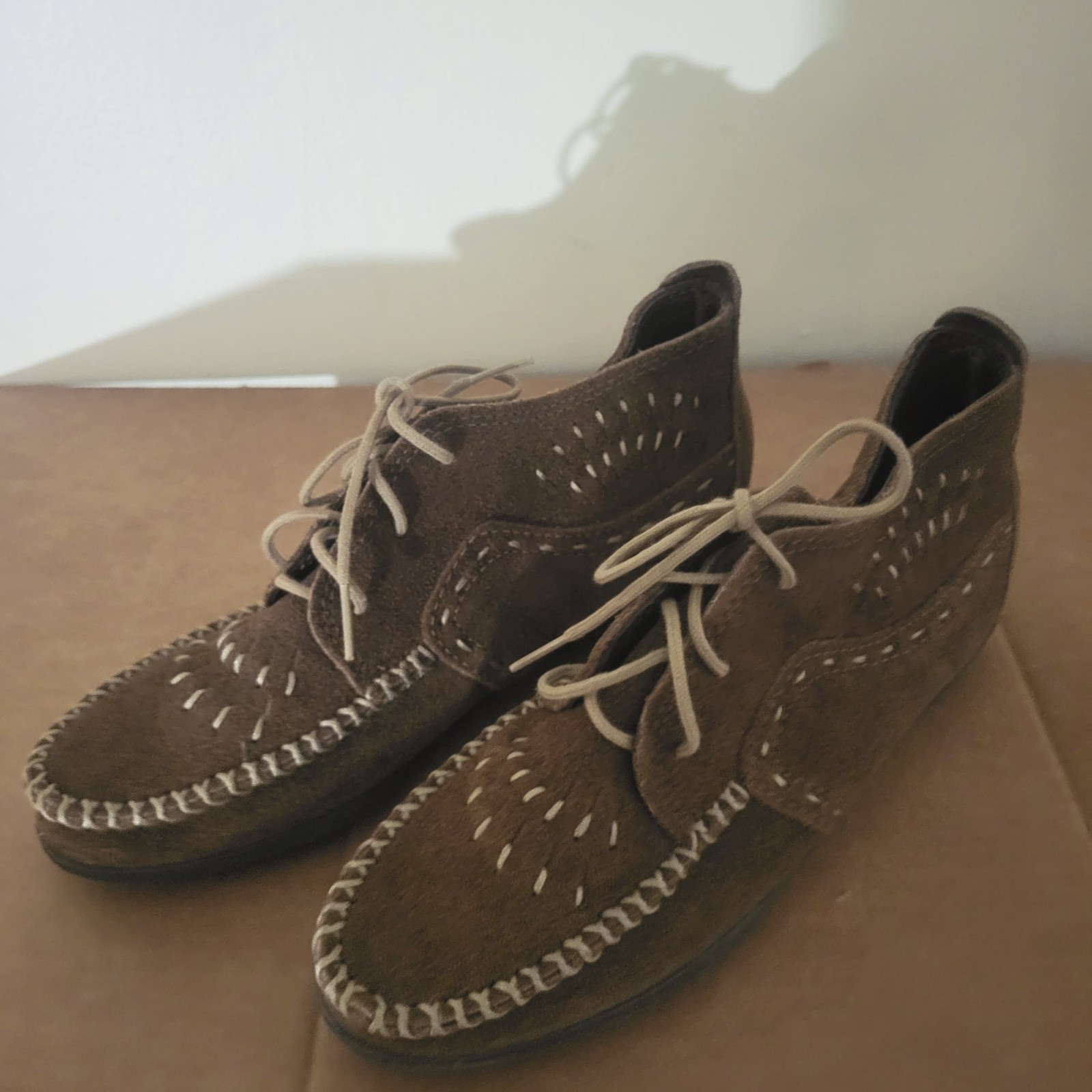 vintage womens Minnetonka ankle high stitched accent moccasins Size 6.5