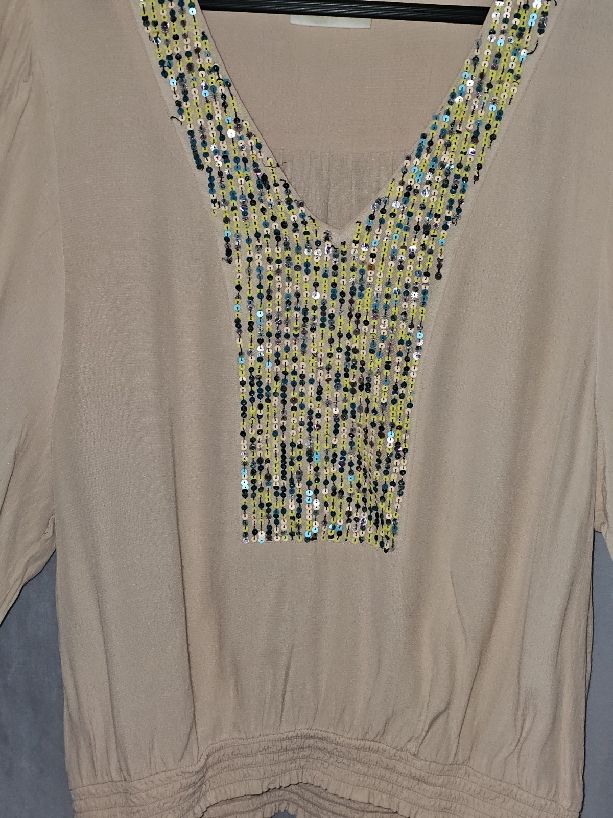 Maeve Beige Sequin V-Neck Balloon Long Sleeve Woven. boho. Blouse Top Size M