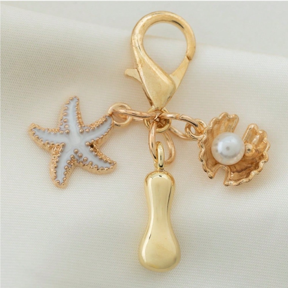 1PCS A-Z Gold Bubble Alphabet Keychain Starfish Shell Bag Charm Gift for Women