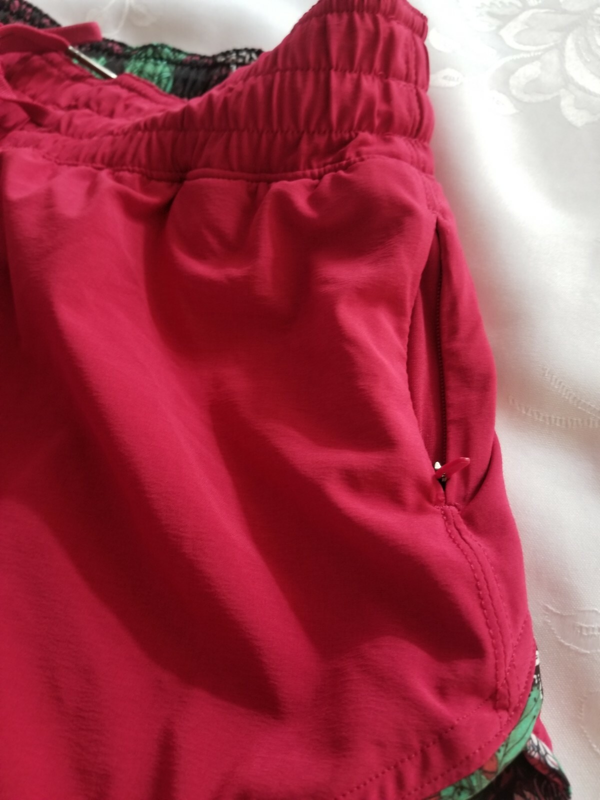 Lululemon Choose a Side Reversible Shorts Size 6 Burgundy/Multi- Color